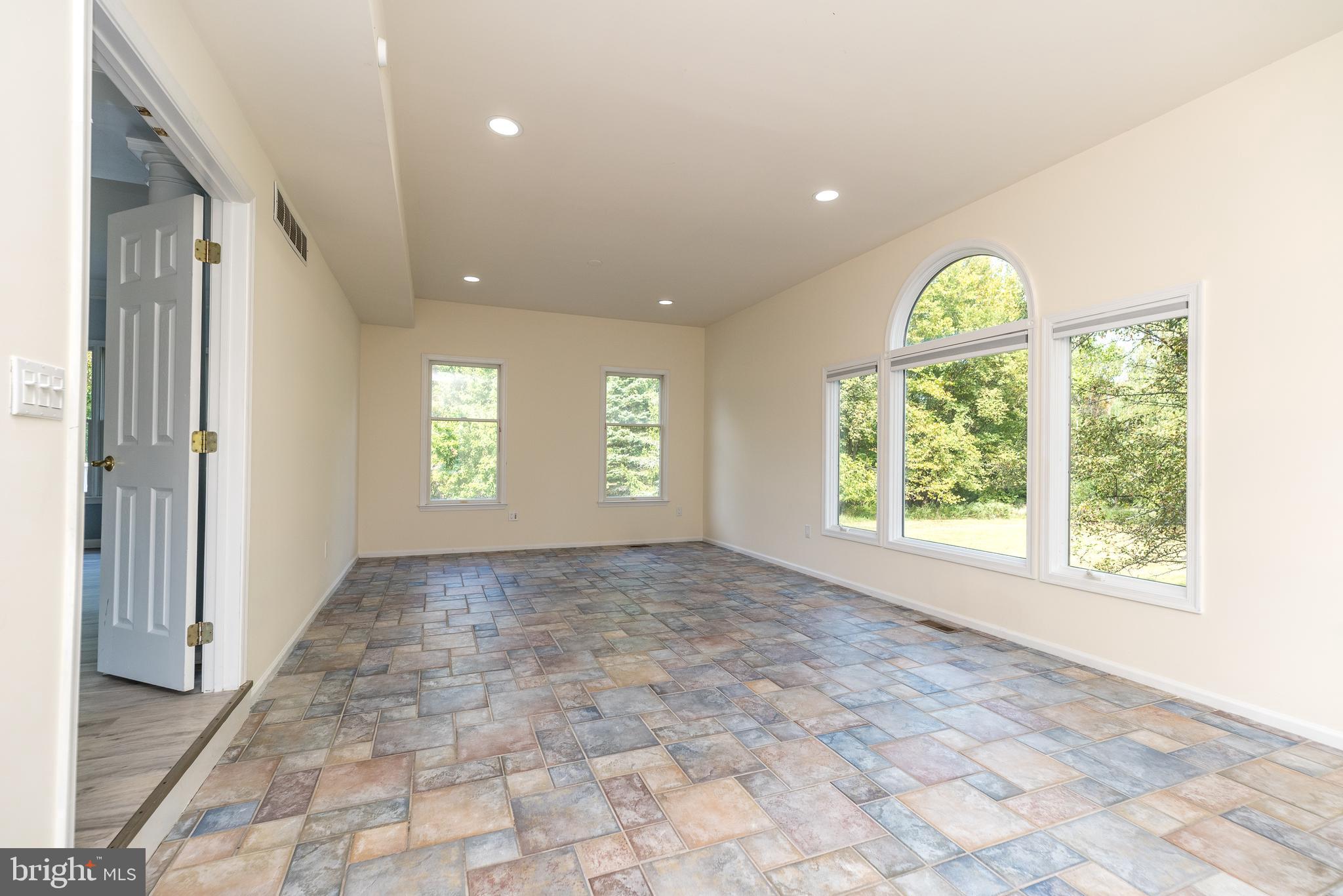 BRIDLE ESTATES - Residential