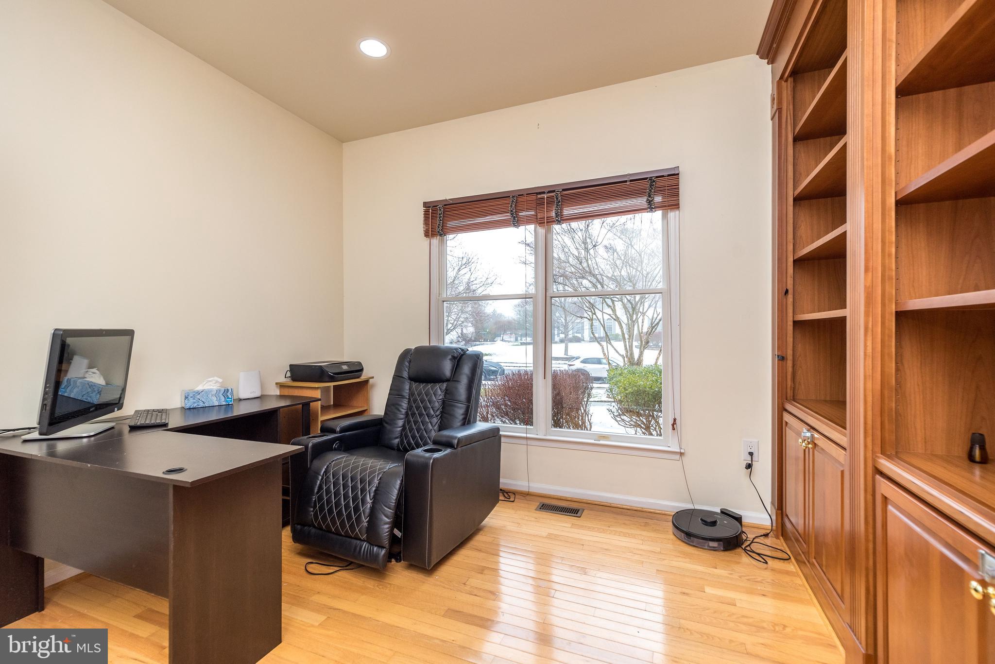 BRIDLE ESTATES - Residential