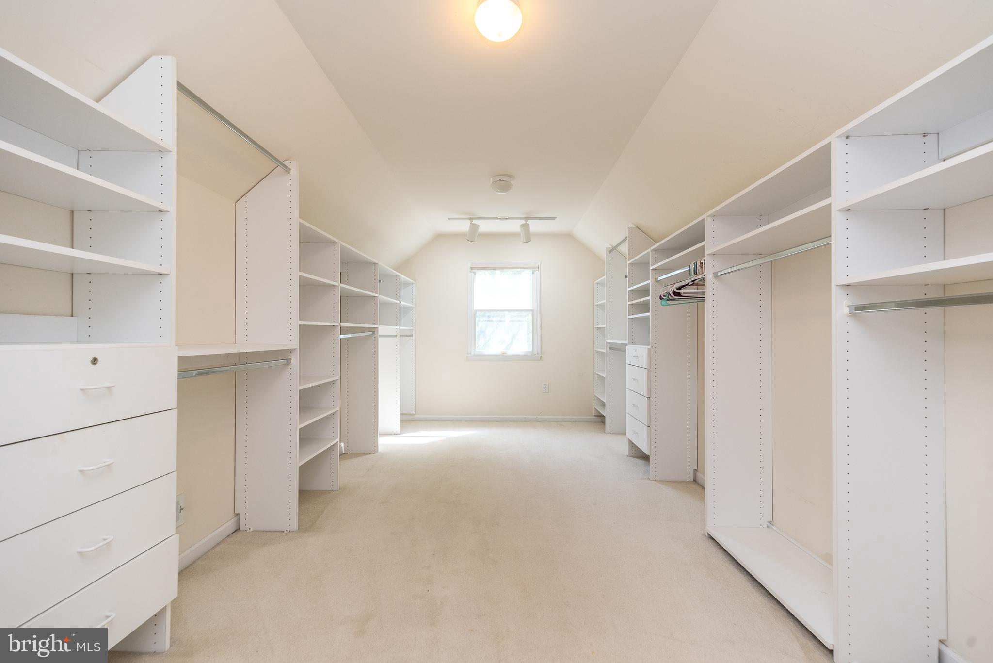 BRIDLE ESTATES - Residential