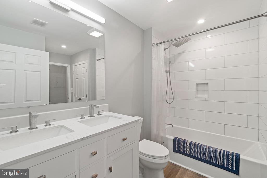 23 PIERSIDE DRIVE 326
