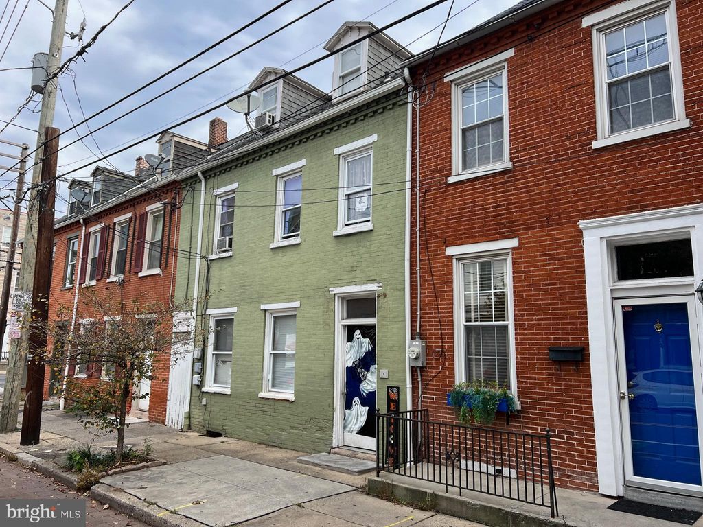 Photo of 249 N Mulberry Street, Lancaster, PA 17603 (MLS # PALA2043150)