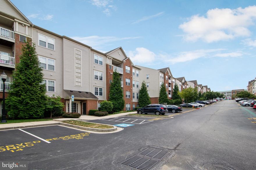 Wonderful Elevator Condo Now Available! This Lovely 2 Bedroom 2 Full Bath Home Has Been Spruced Up and is Ready for its New Owner! The Open Concept and Soaring Ceilings Make Entertaining a Breeze! Upgrades Include Pre-Wired Surround Sound, Gas Fireplace, 42 Inch Cabinets and So Much More! Come See This One Before It's Gone!!