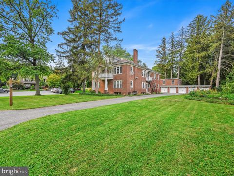 15 E ROSEVILLE ROAD LANCASTER PA 17601