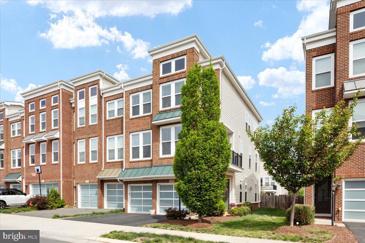 BRAMBLETON - Residential