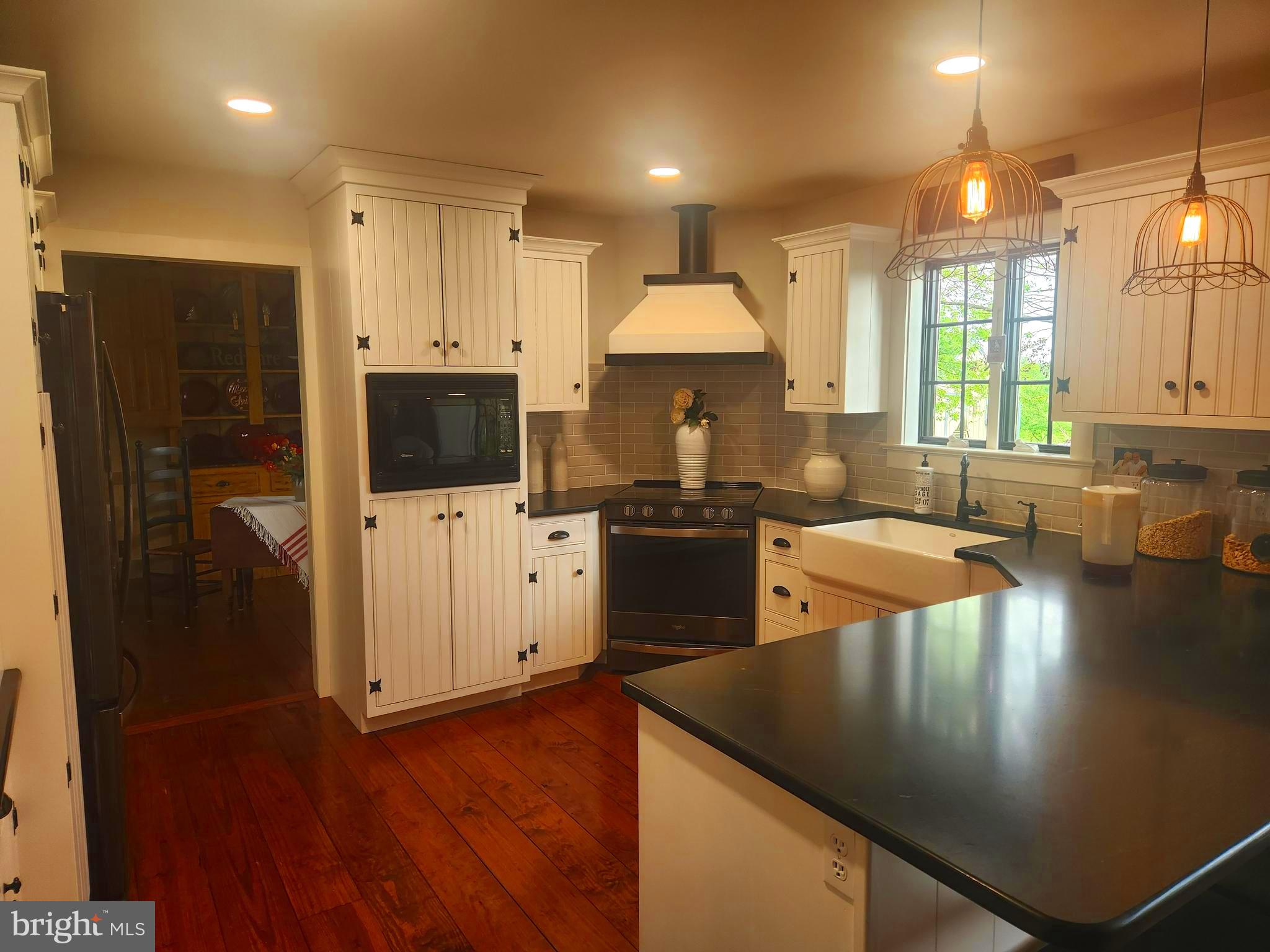 2569 WHITE OAK ROAD