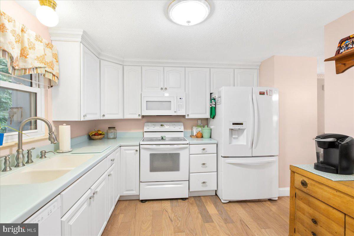 MANHATTAN BEACH - Residential