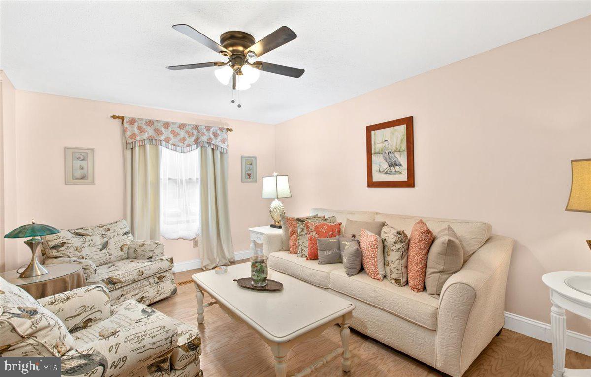 MANHATTAN BEACH - Residential