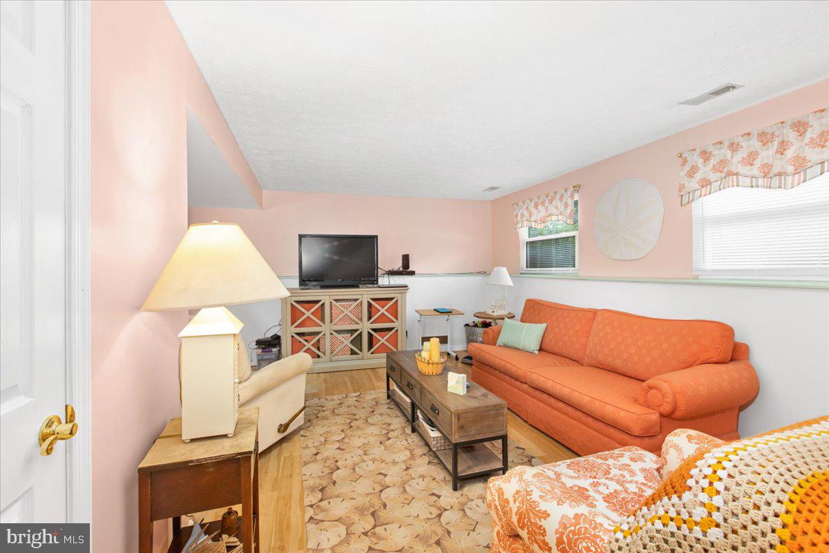 MANHATTAN BEACH - Residential