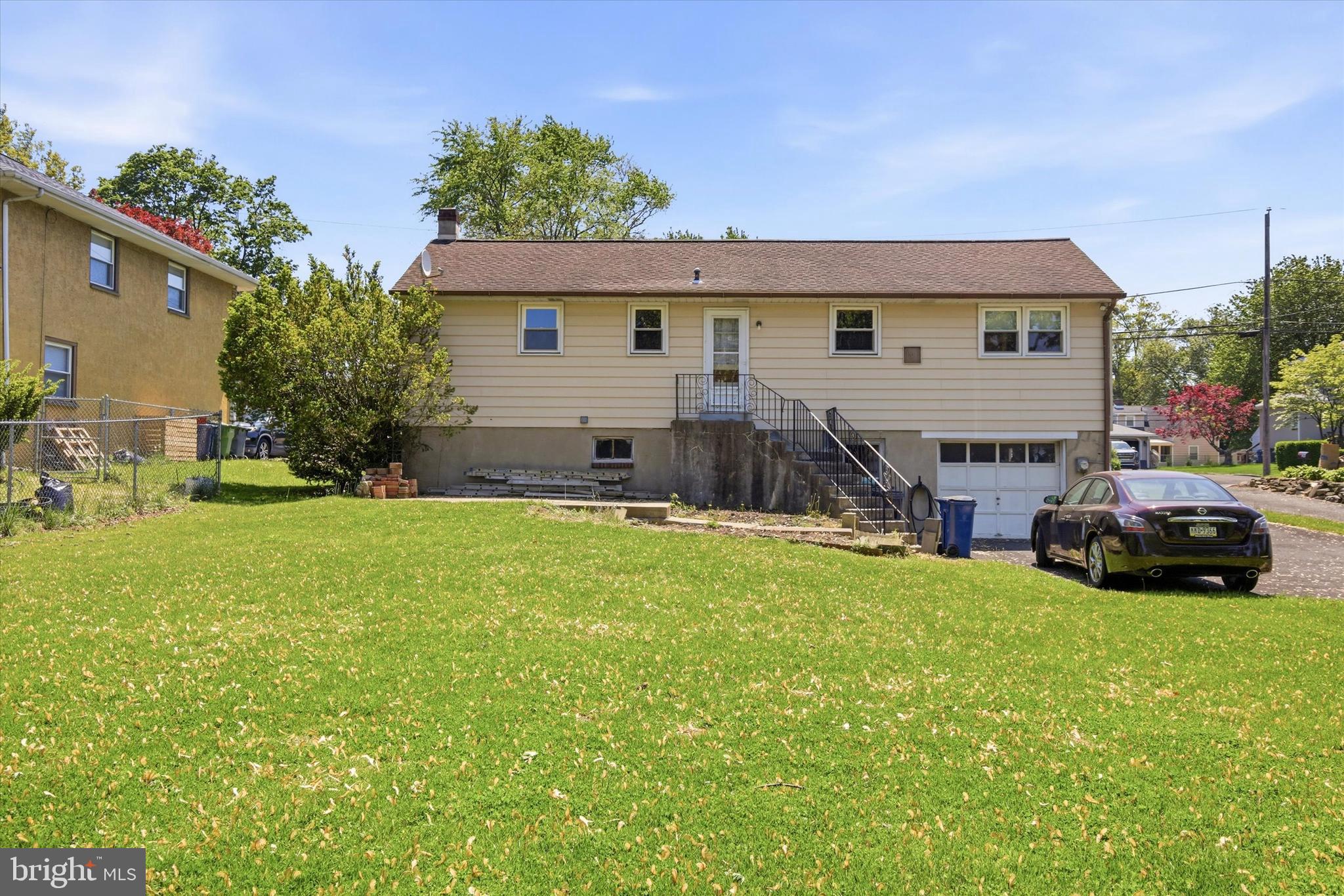 VILLAGE GREEN - Residential