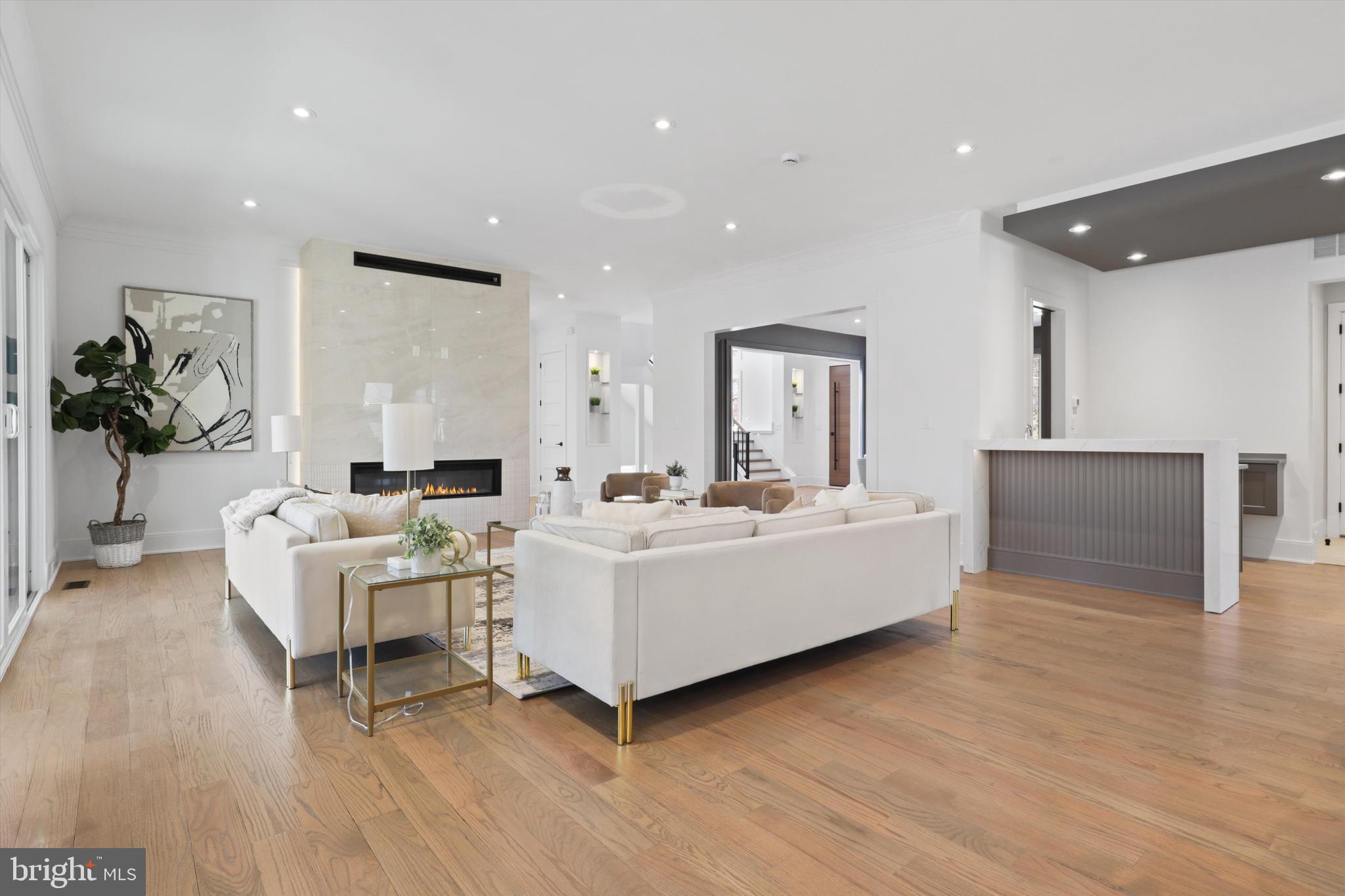 VIENNA WOODS - Residential