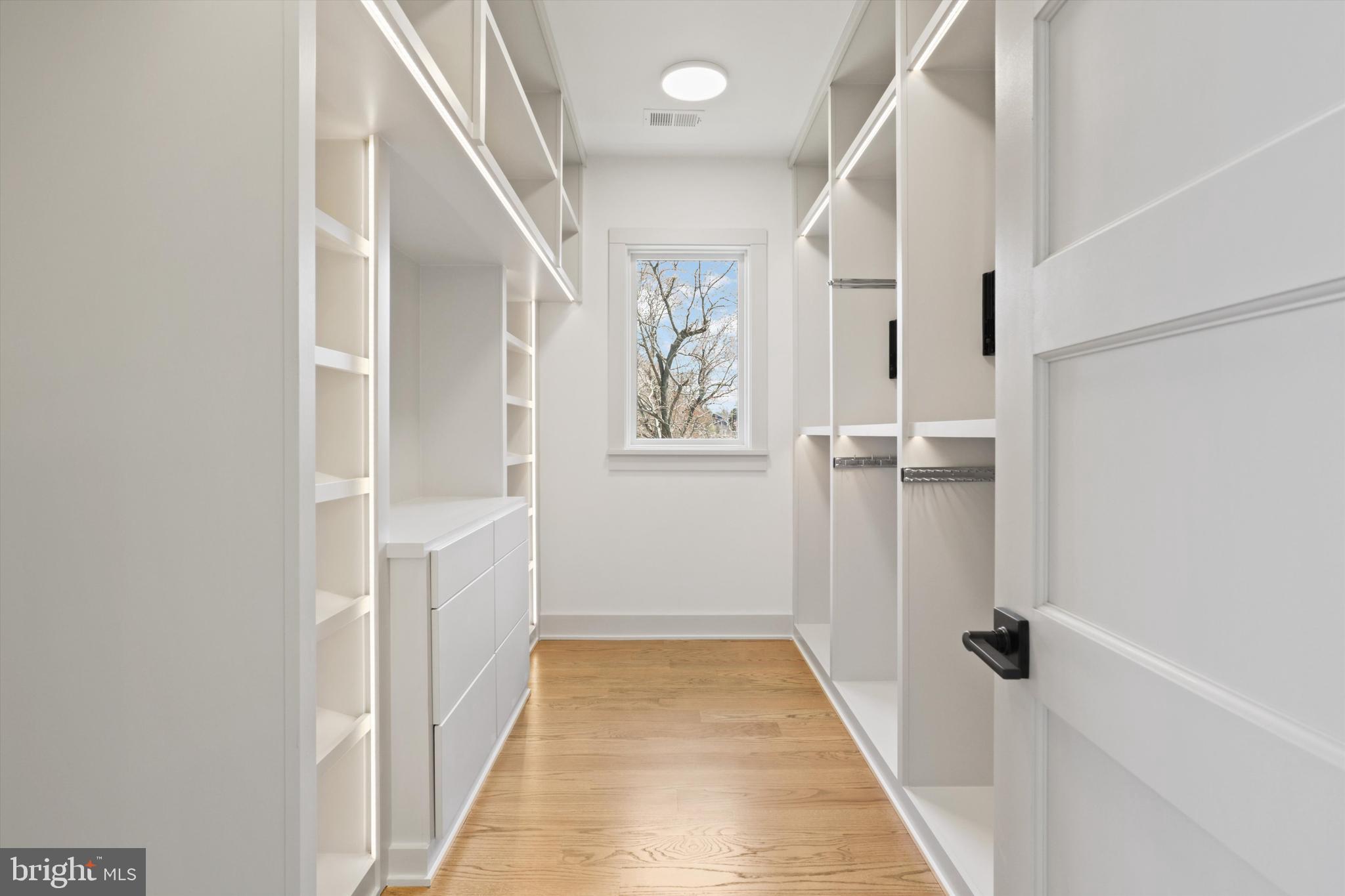 VIENNA WOODS - Residential