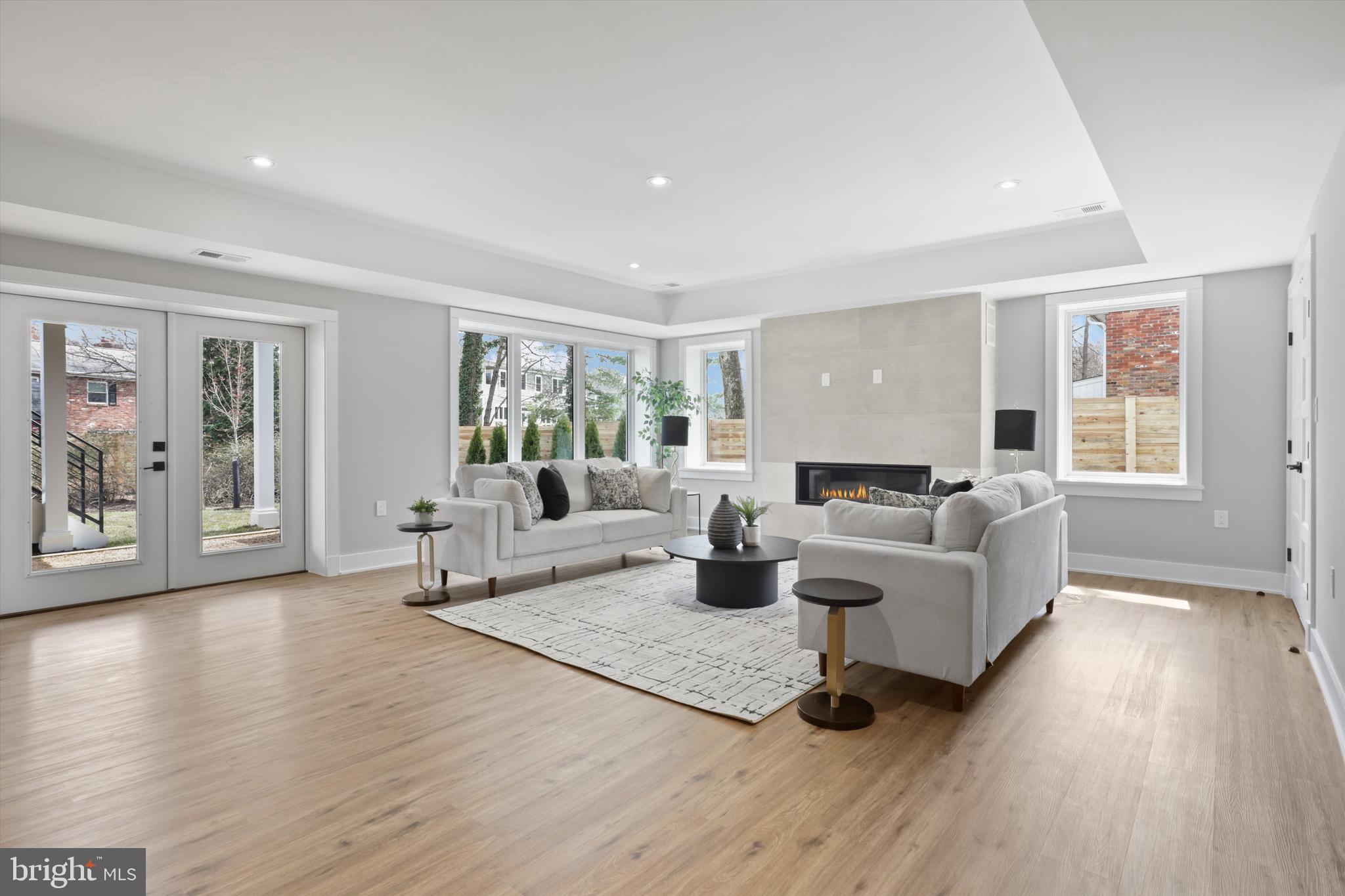 VIENNA WOODS - Residential