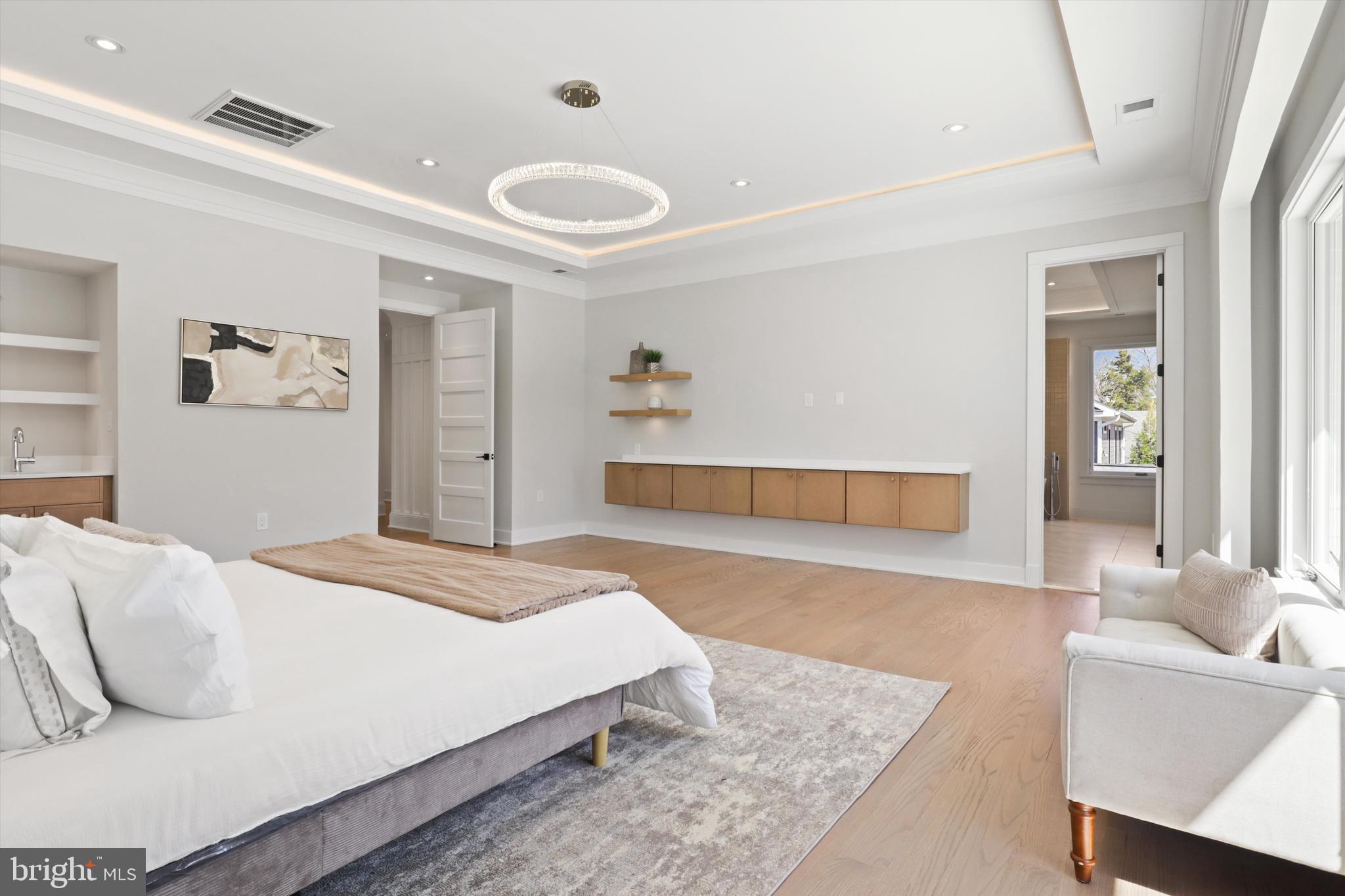 VIENNA WOODS - Residential