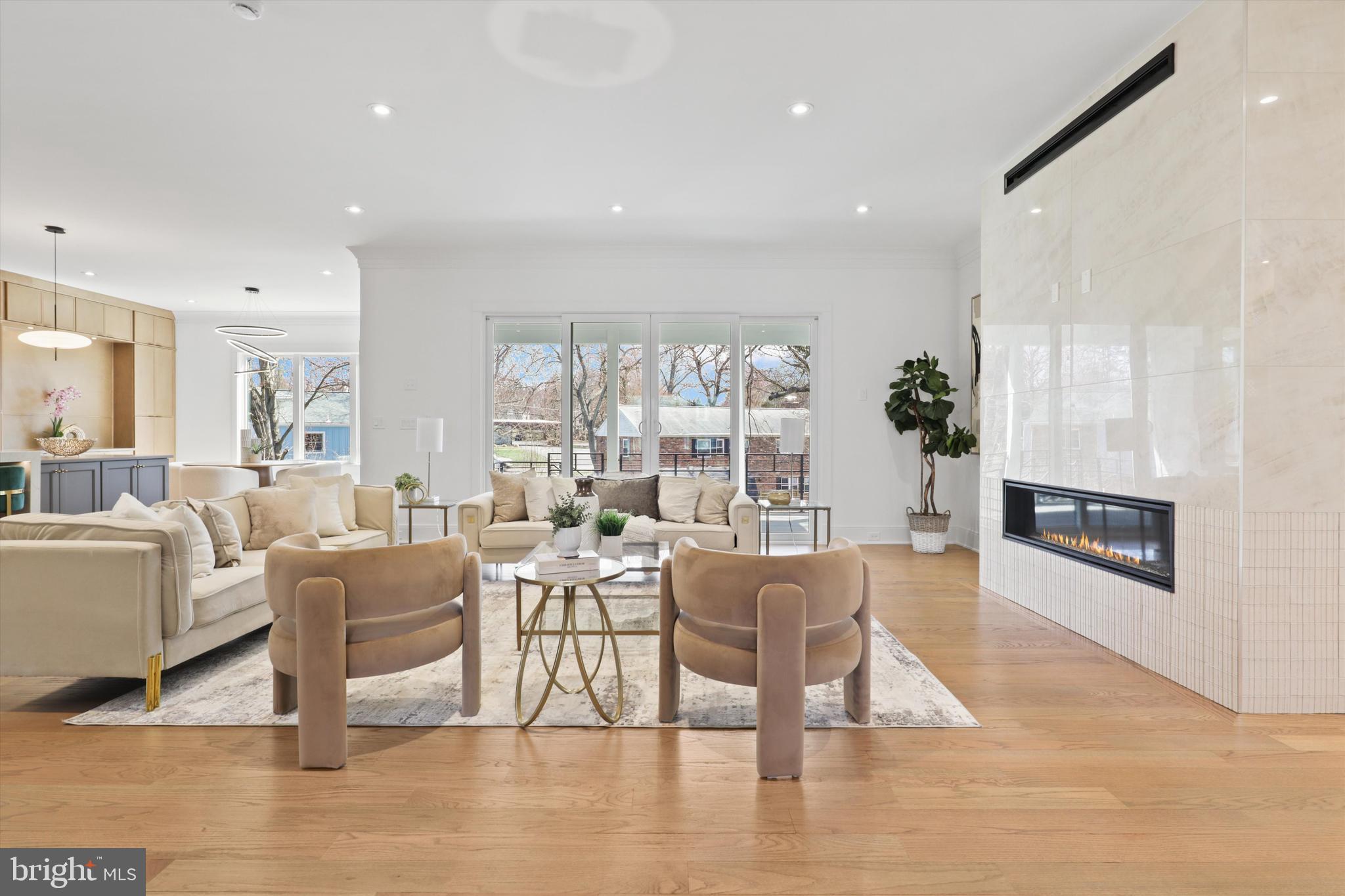 VIENNA WOODS - Residential