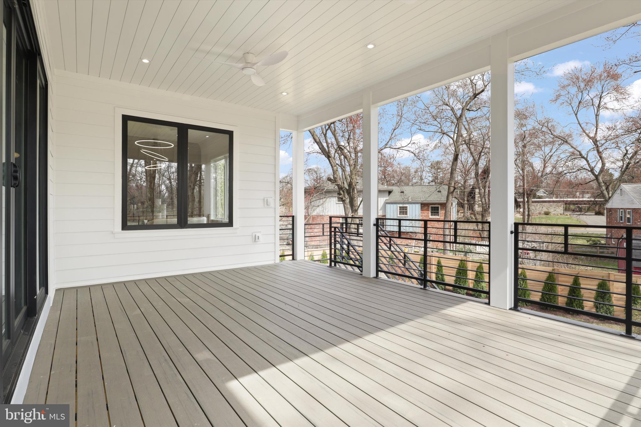 VIENNA WOODS - Residential