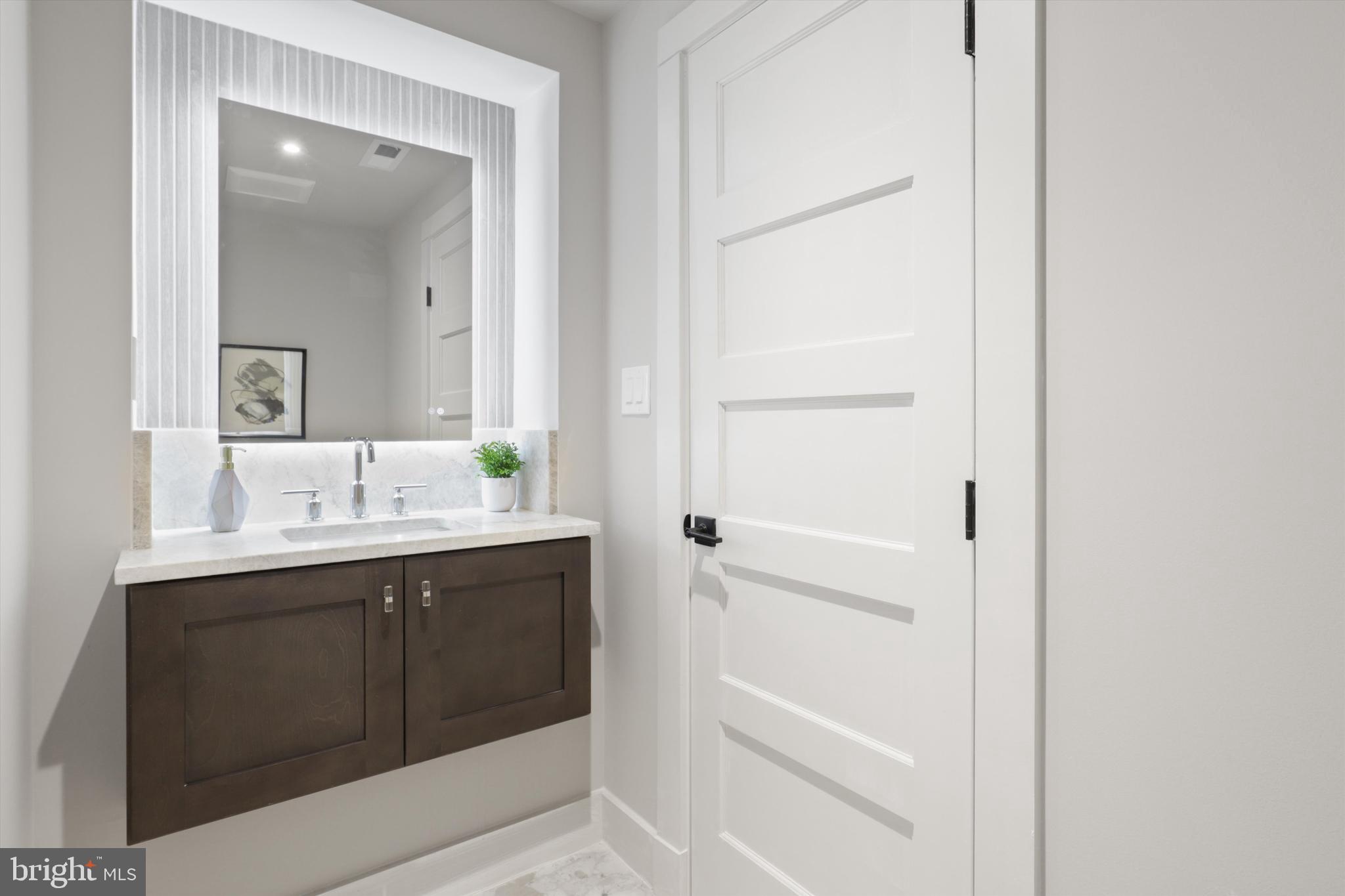 VIENNA WOODS - Residential