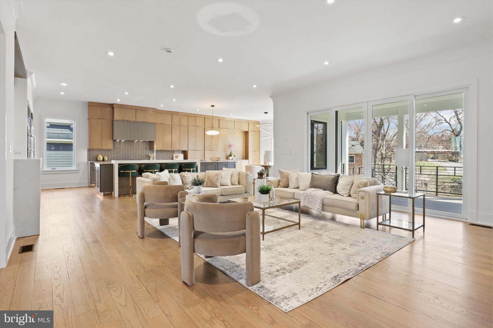 VIENNA WOODS - Residential