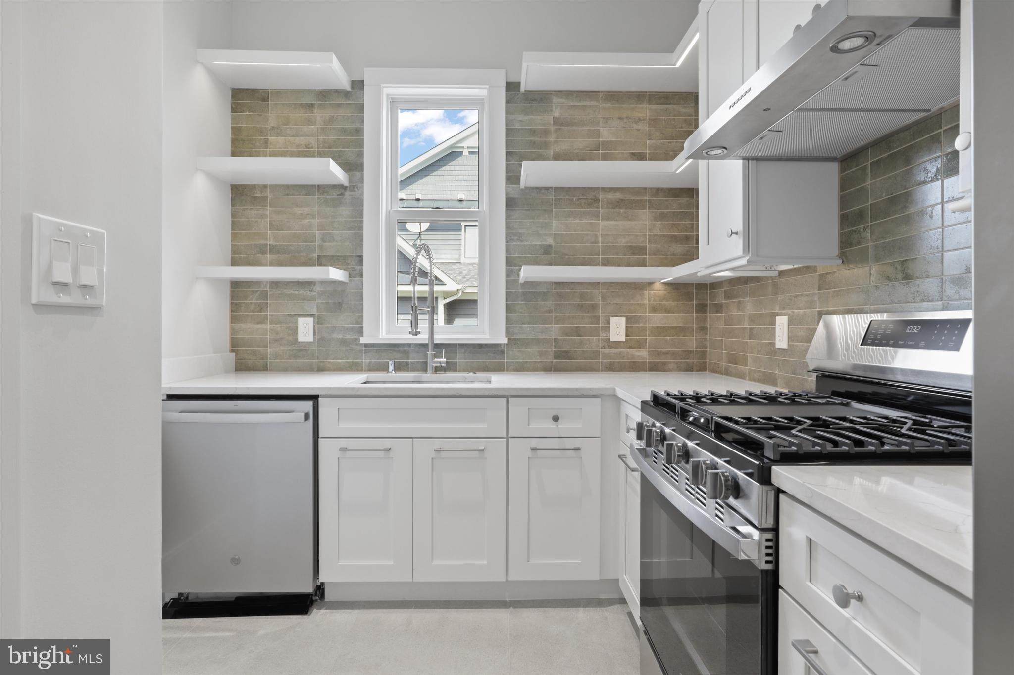 VIENNA WOODS - Residential