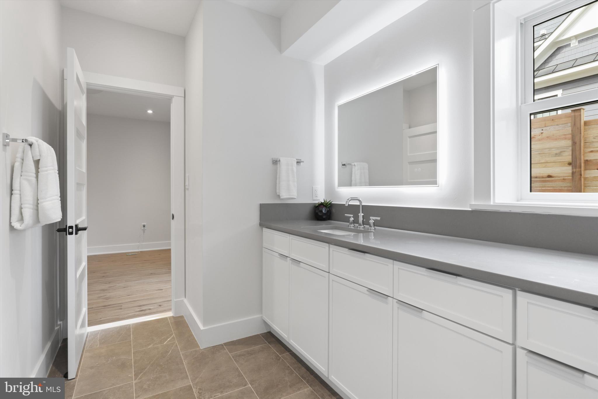 VIENNA WOODS - Residential