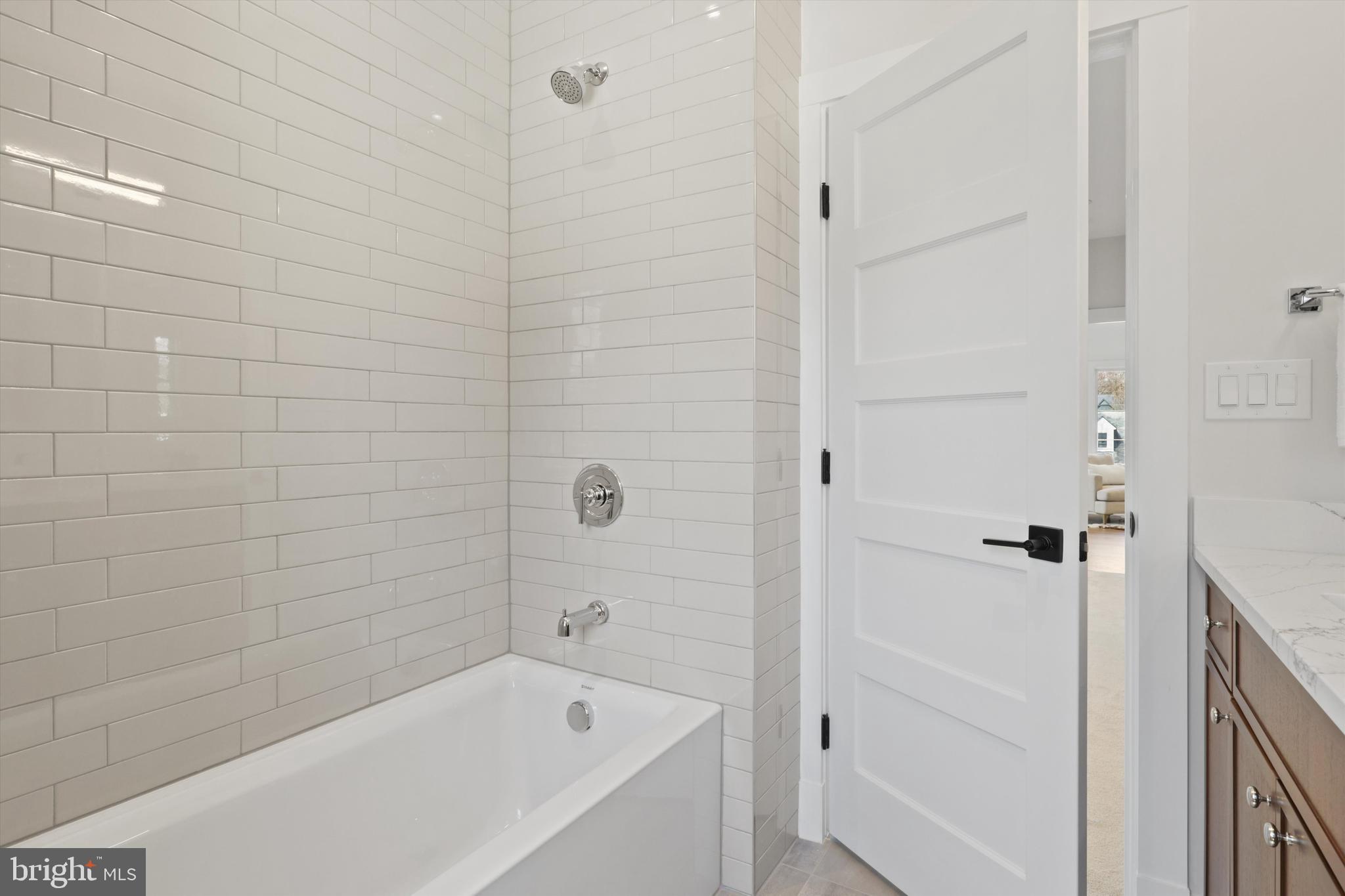 VIENNA WOODS - Residential