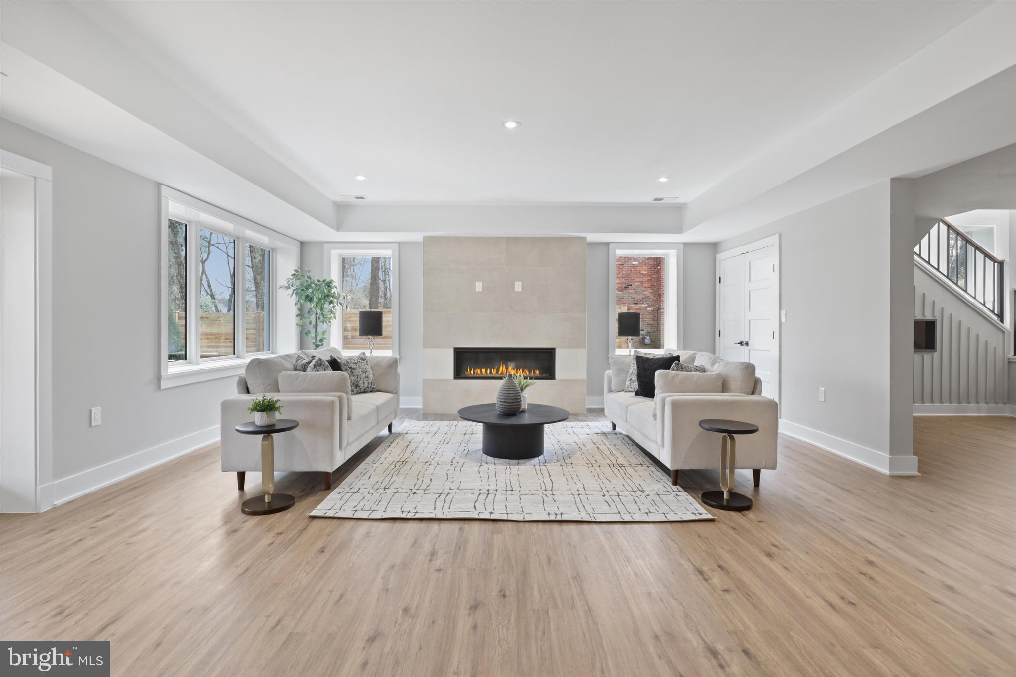 VIENNA WOODS - Residential