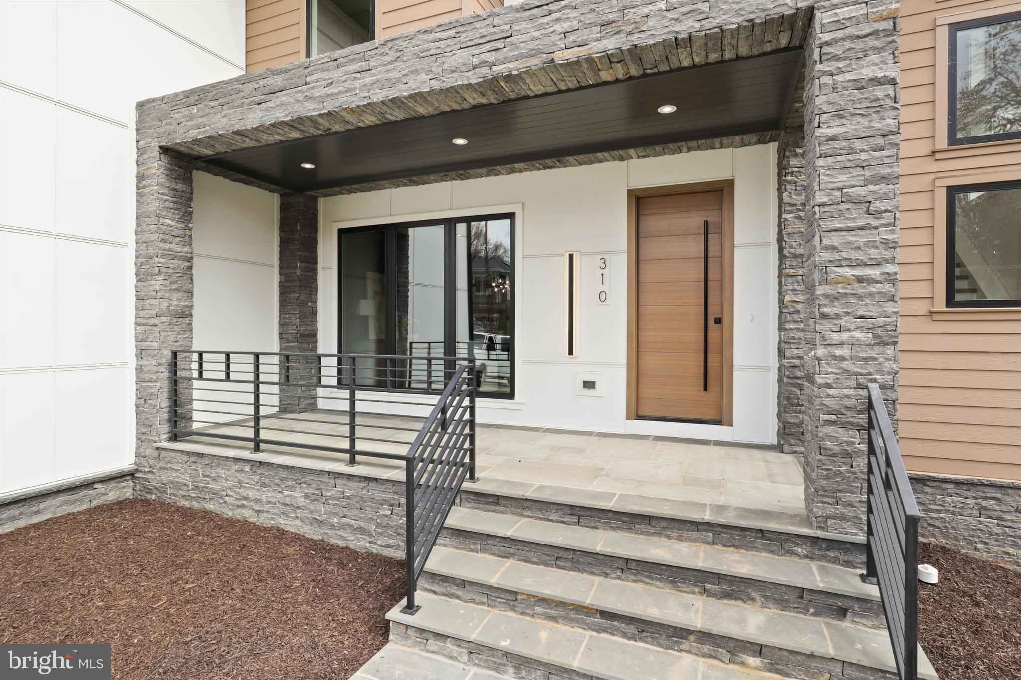 VIENNA WOODS - Residential