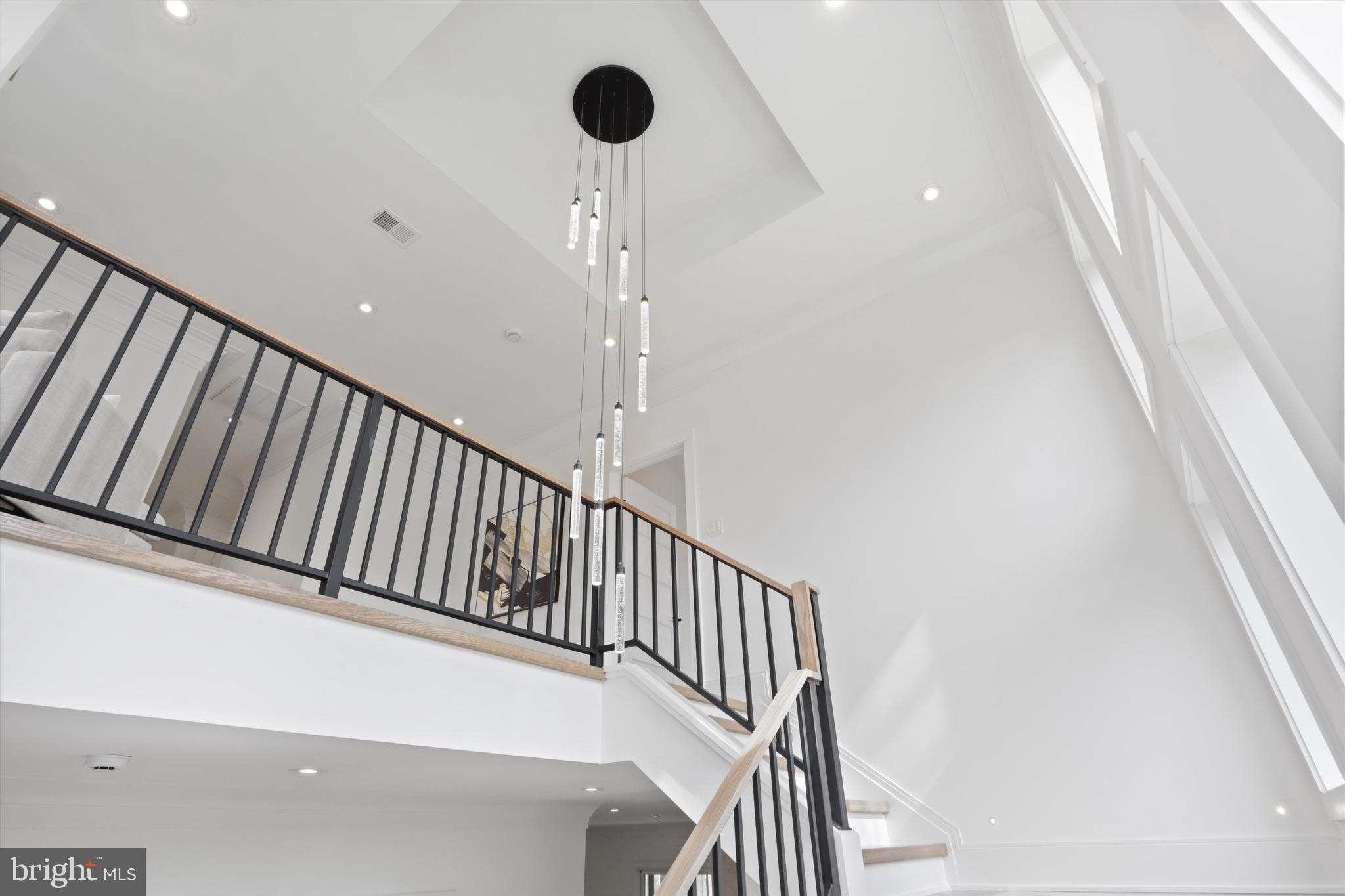 VIENNA WOODS - Residential