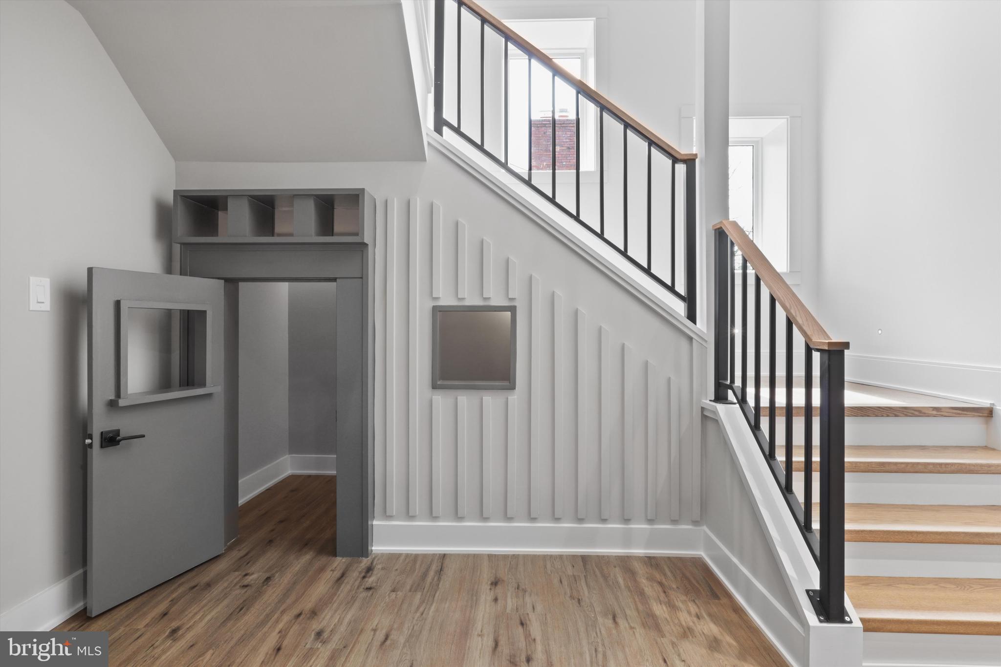 VIENNA WOODS - Residential