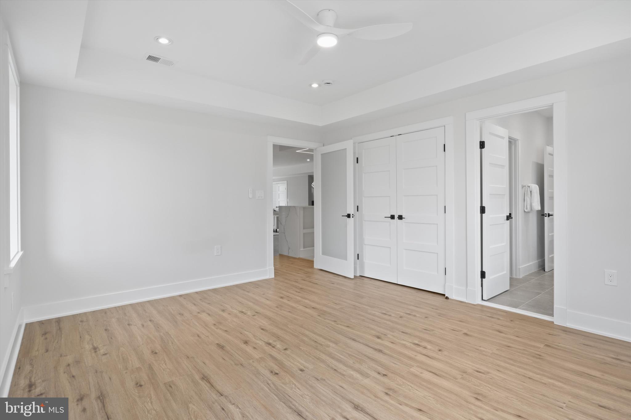 VIENNA WOODS - Residential