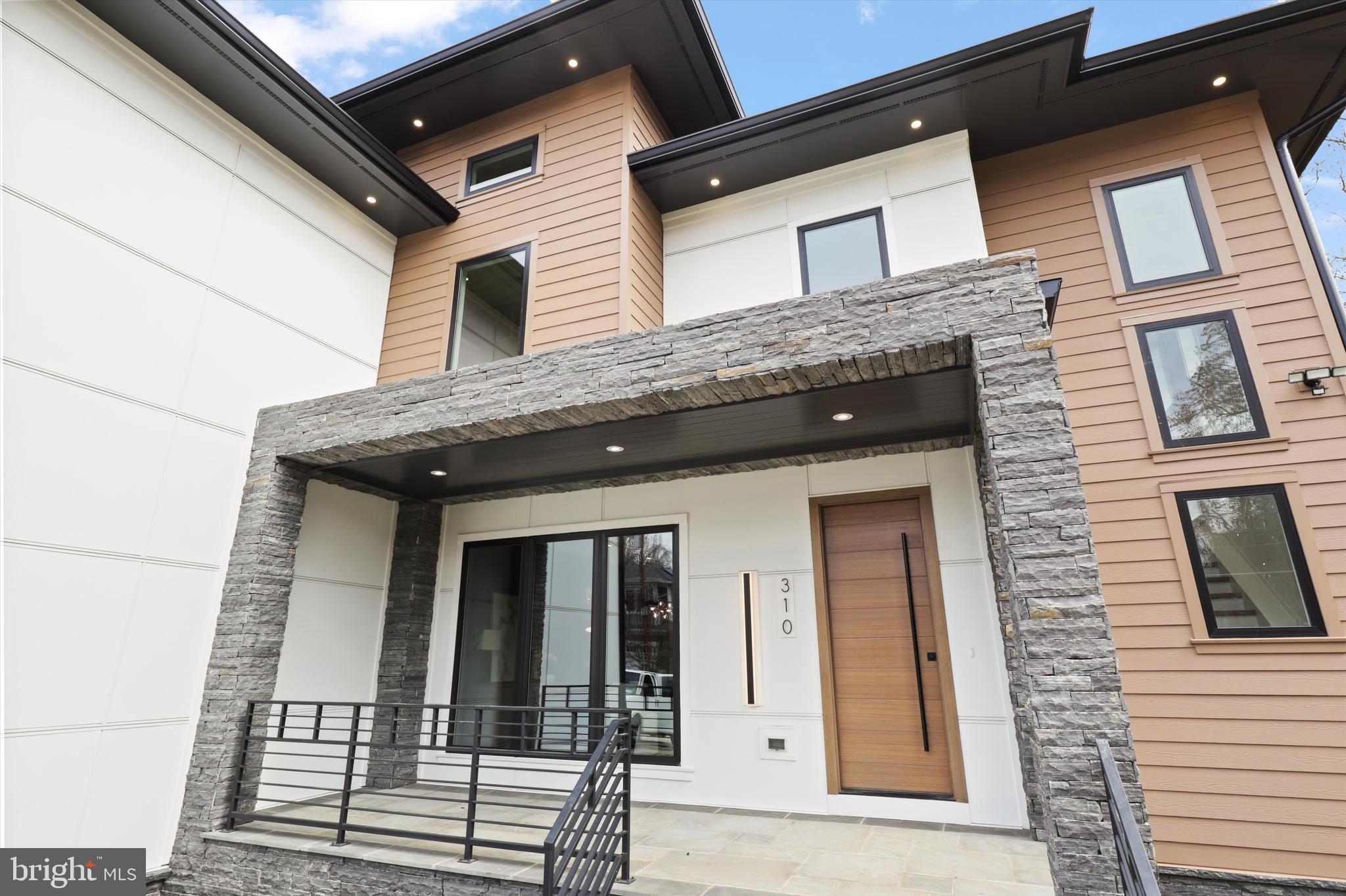 VIENNA WOODS - Residential