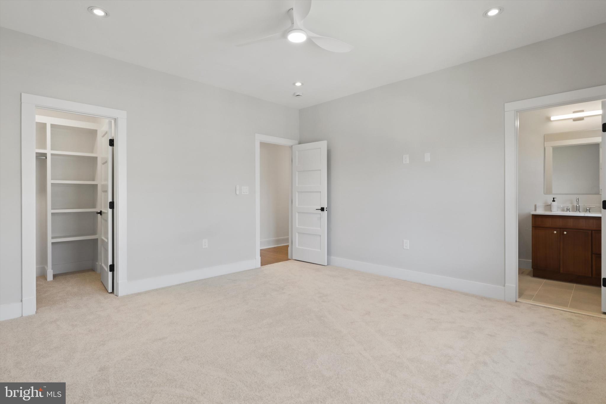 VIENNA WOODS - Residential