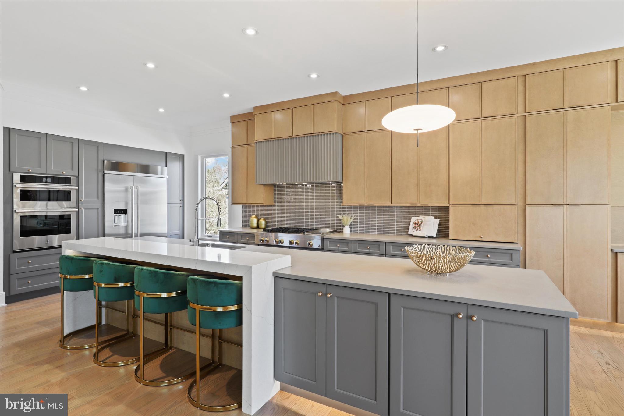 VIENNA WOODS - Residential