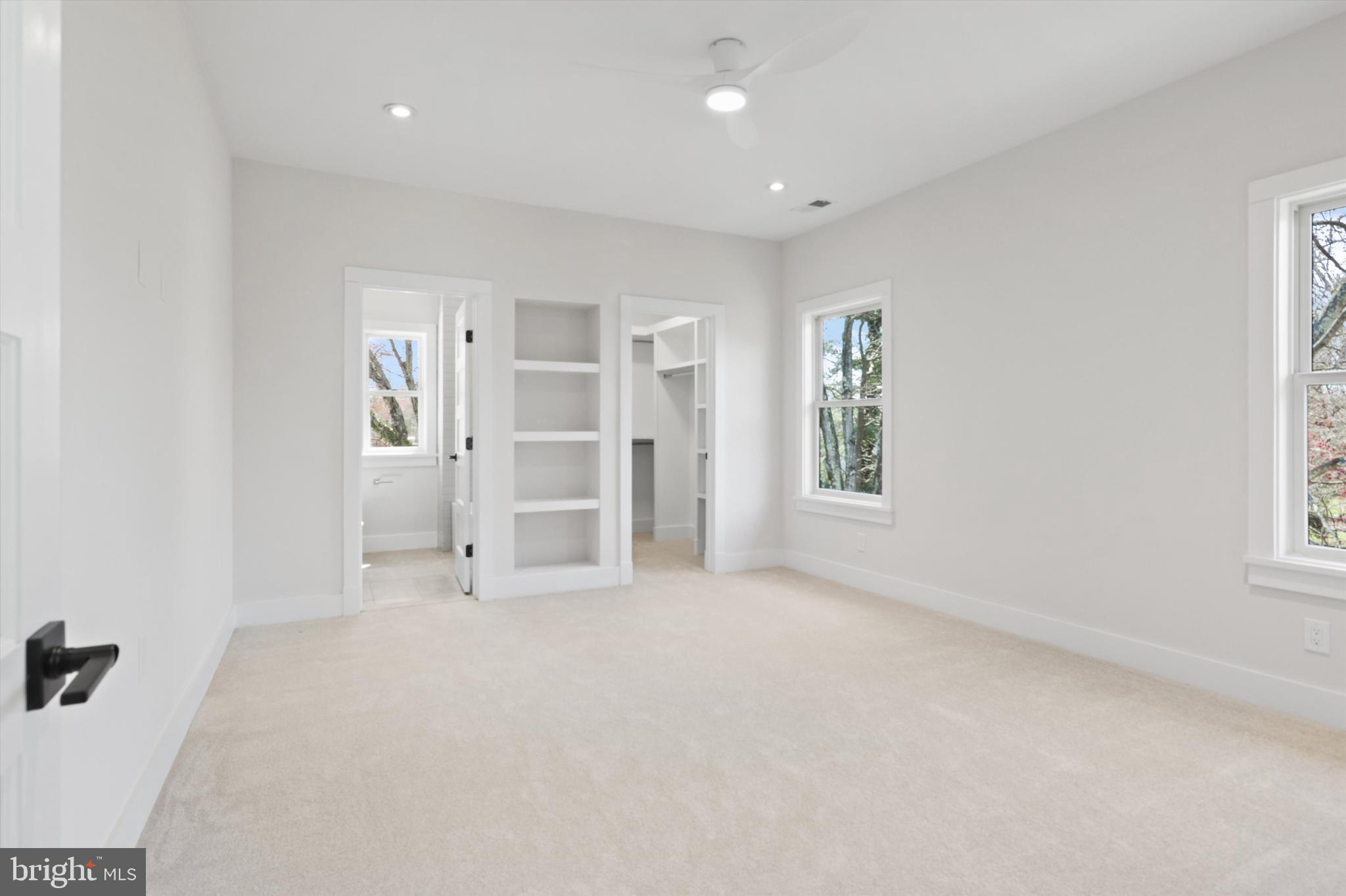 VIENNA WOODS - Residential