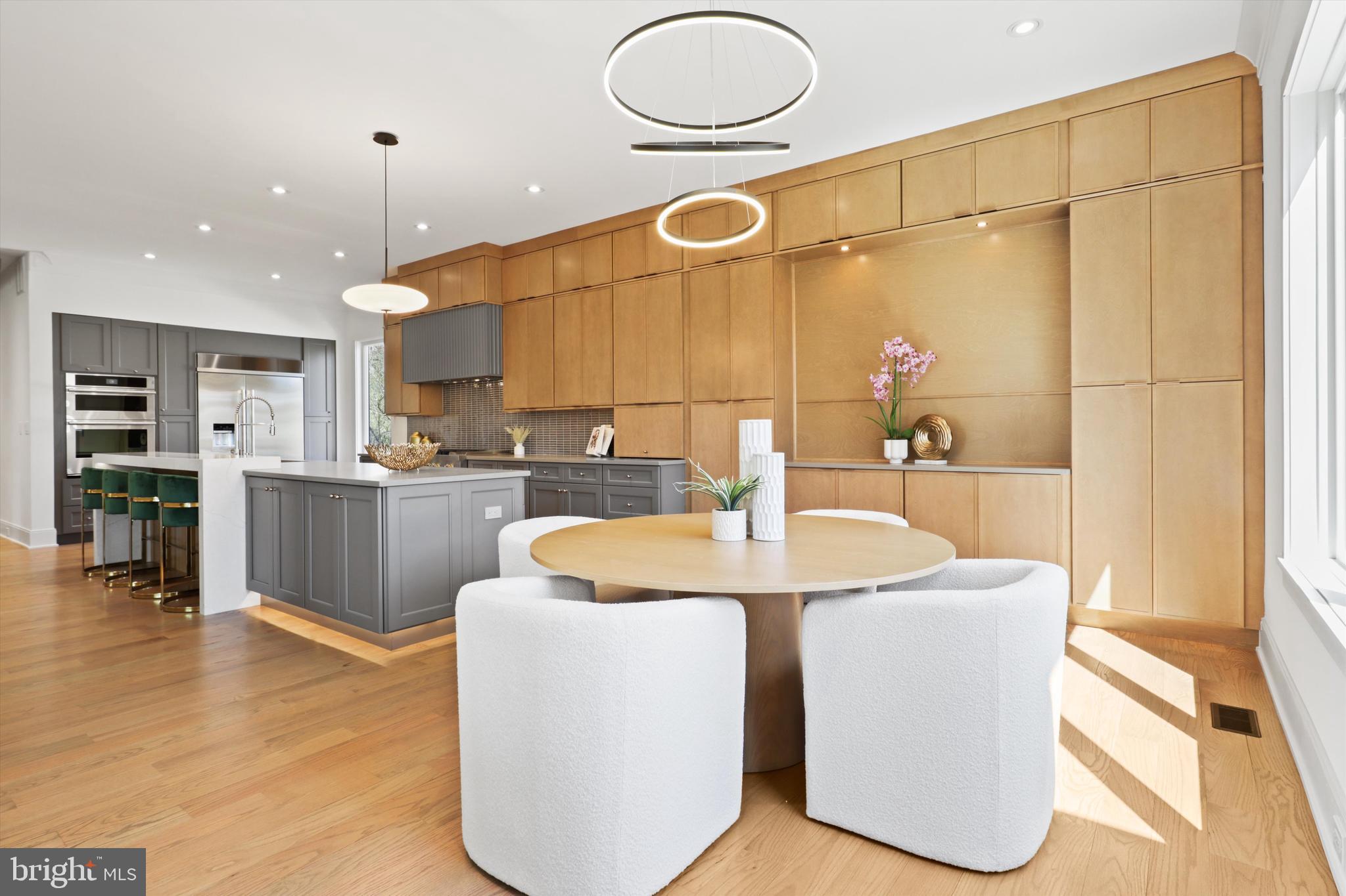 VIENNA WOODS - Residential