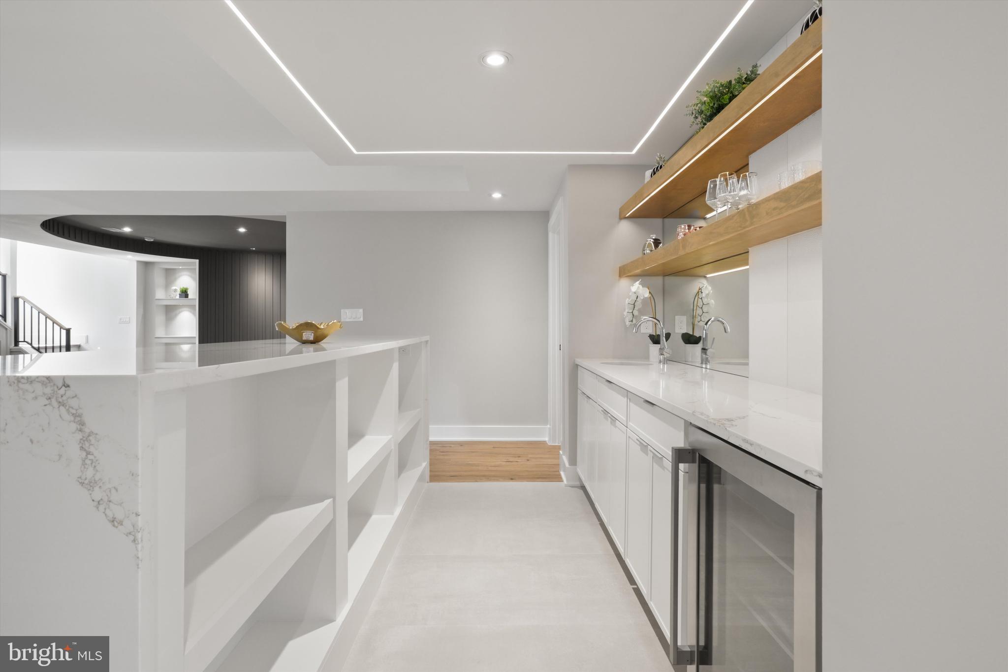 VIENNA WOODS - Residential