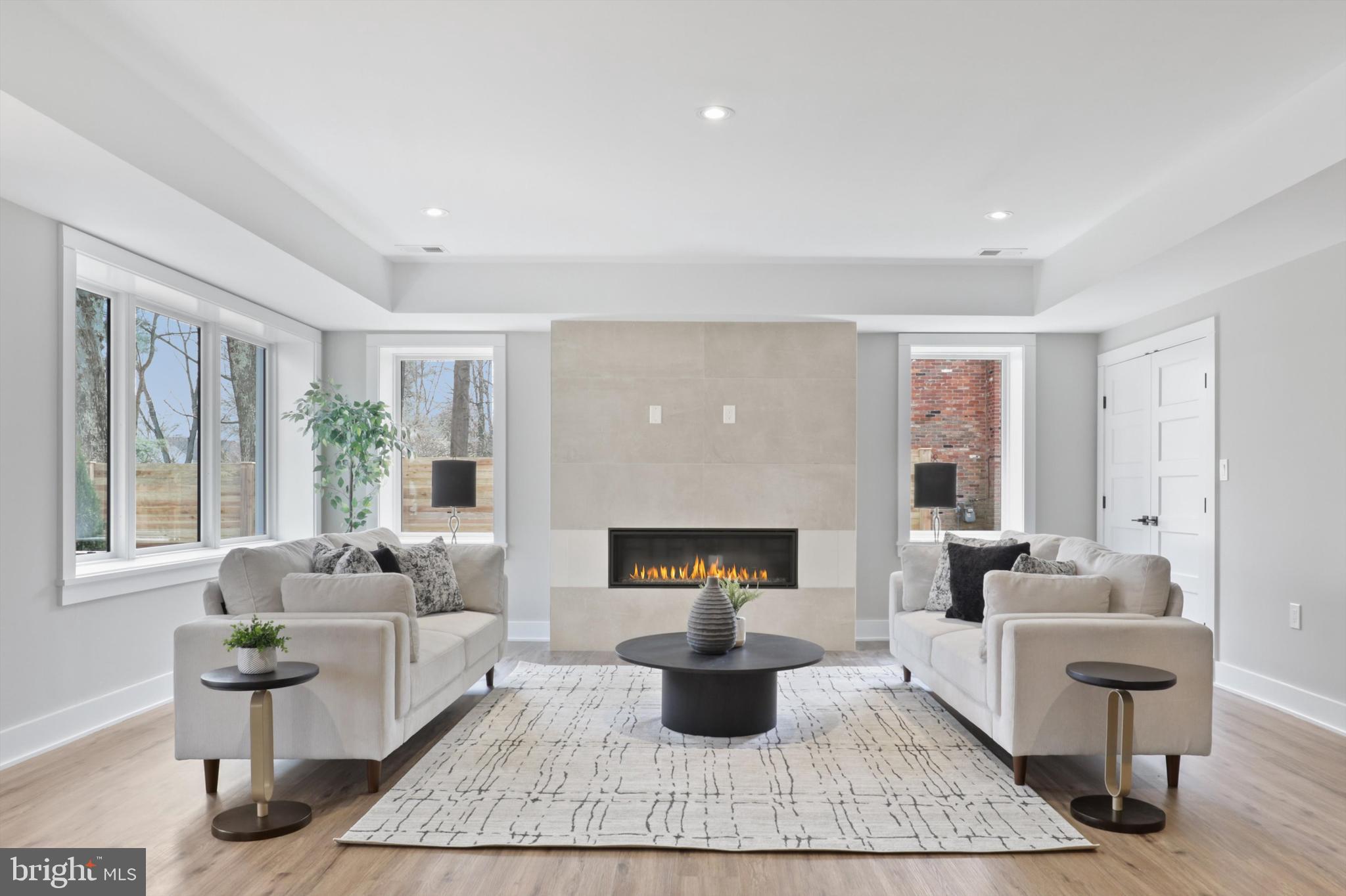 VIENNA WOODS - Residential