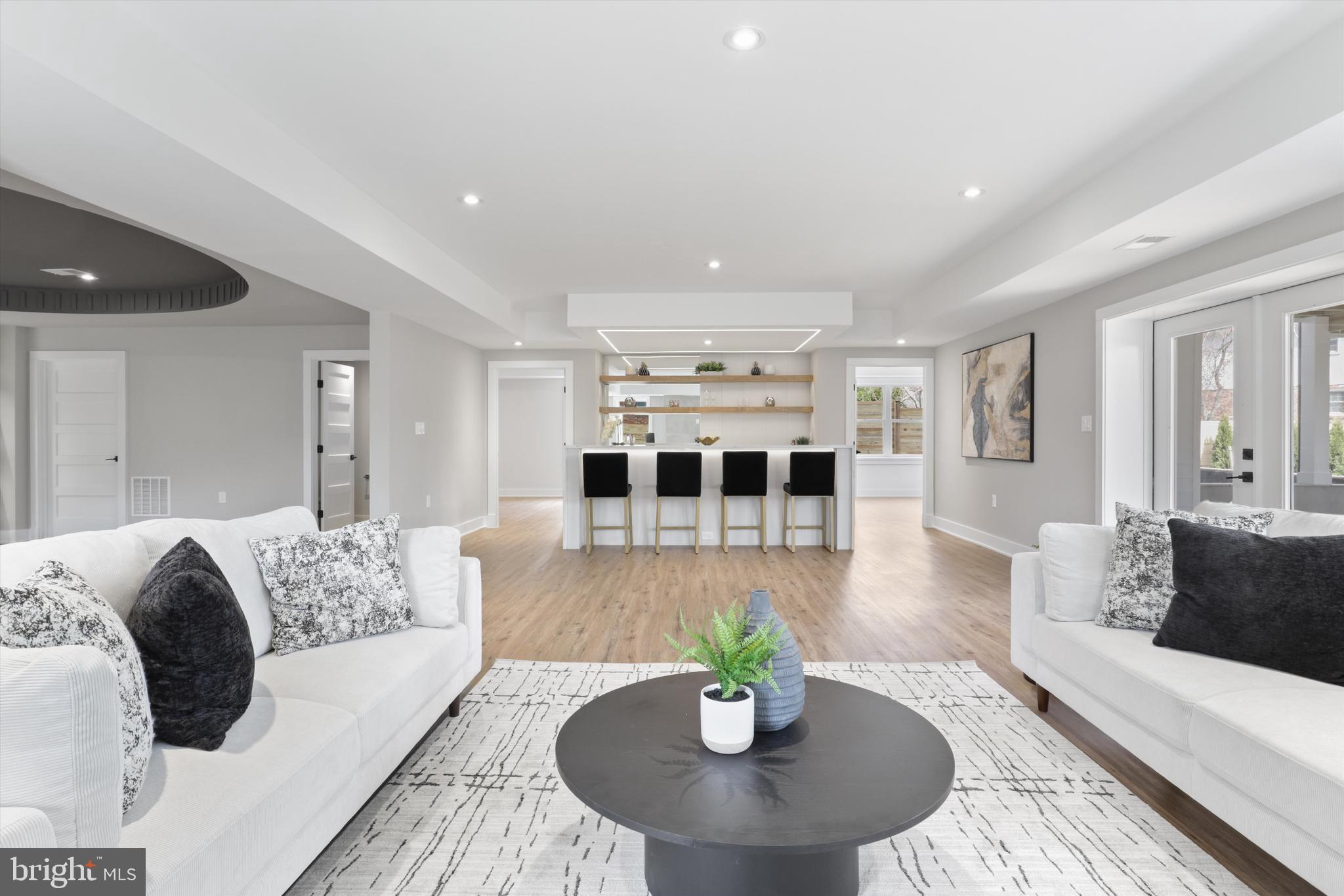 VIENNA WOODS - Residential