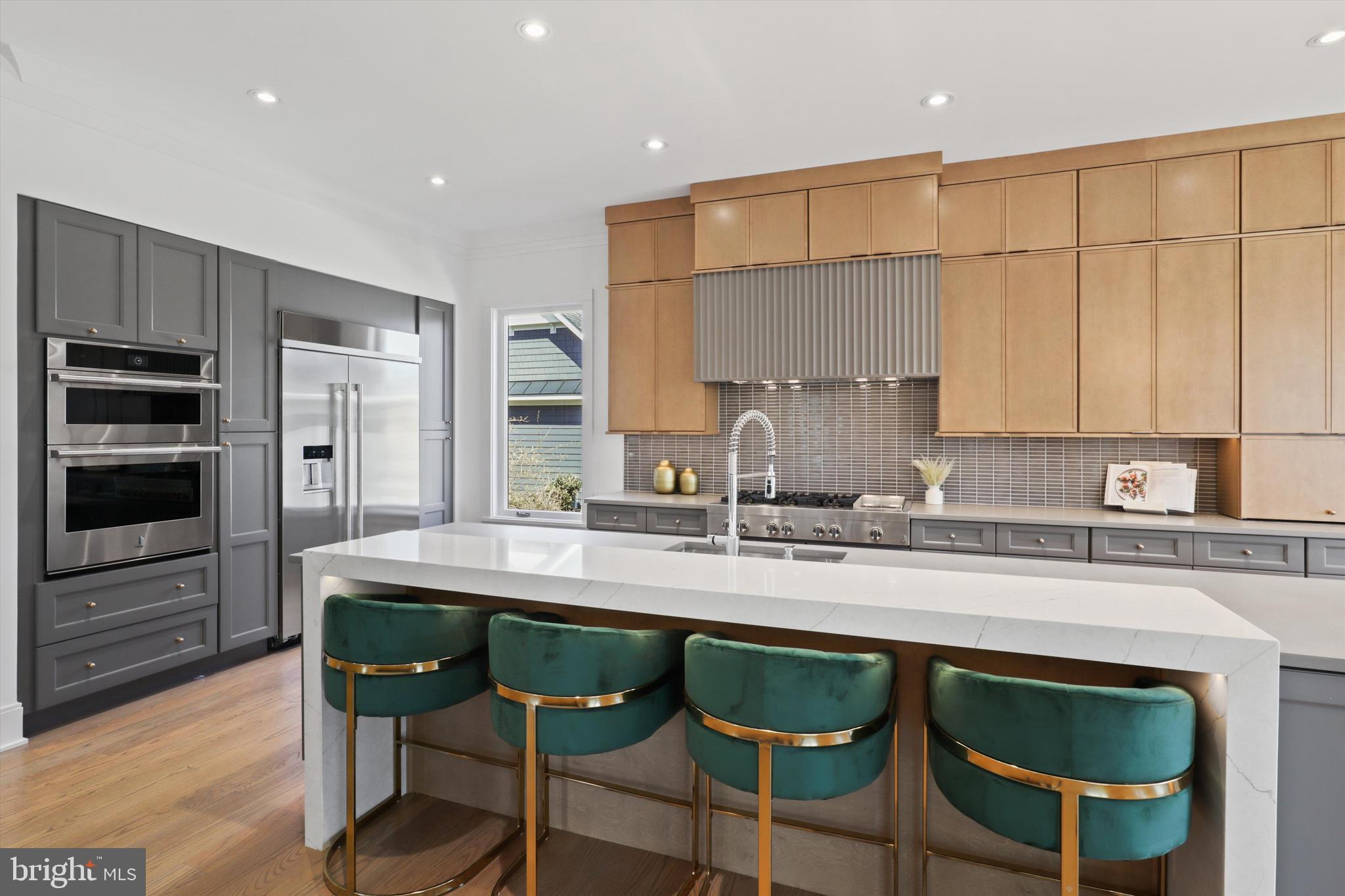 VIENNA WOODS - Residential