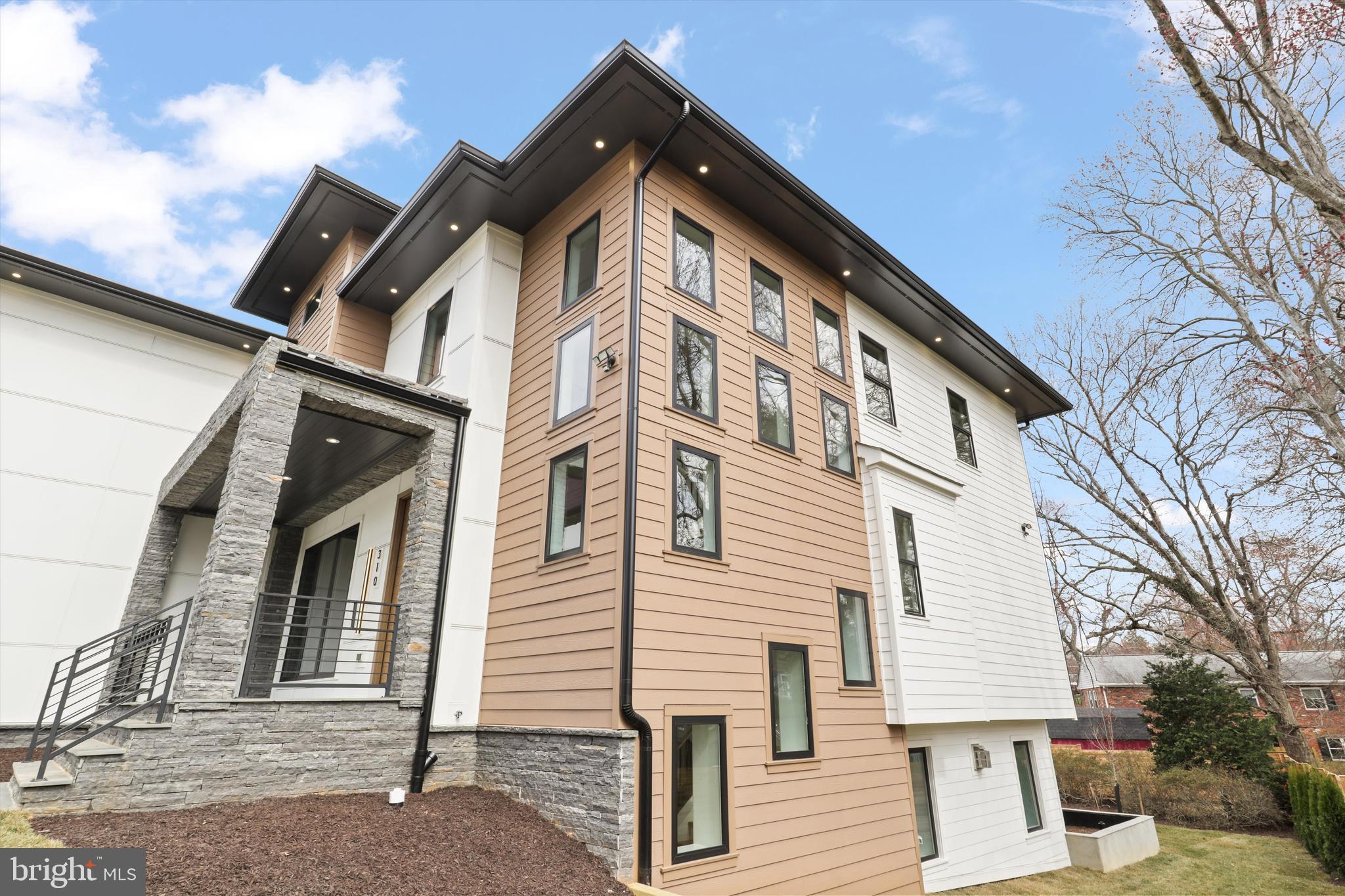 VIENNA WOODS - Residential