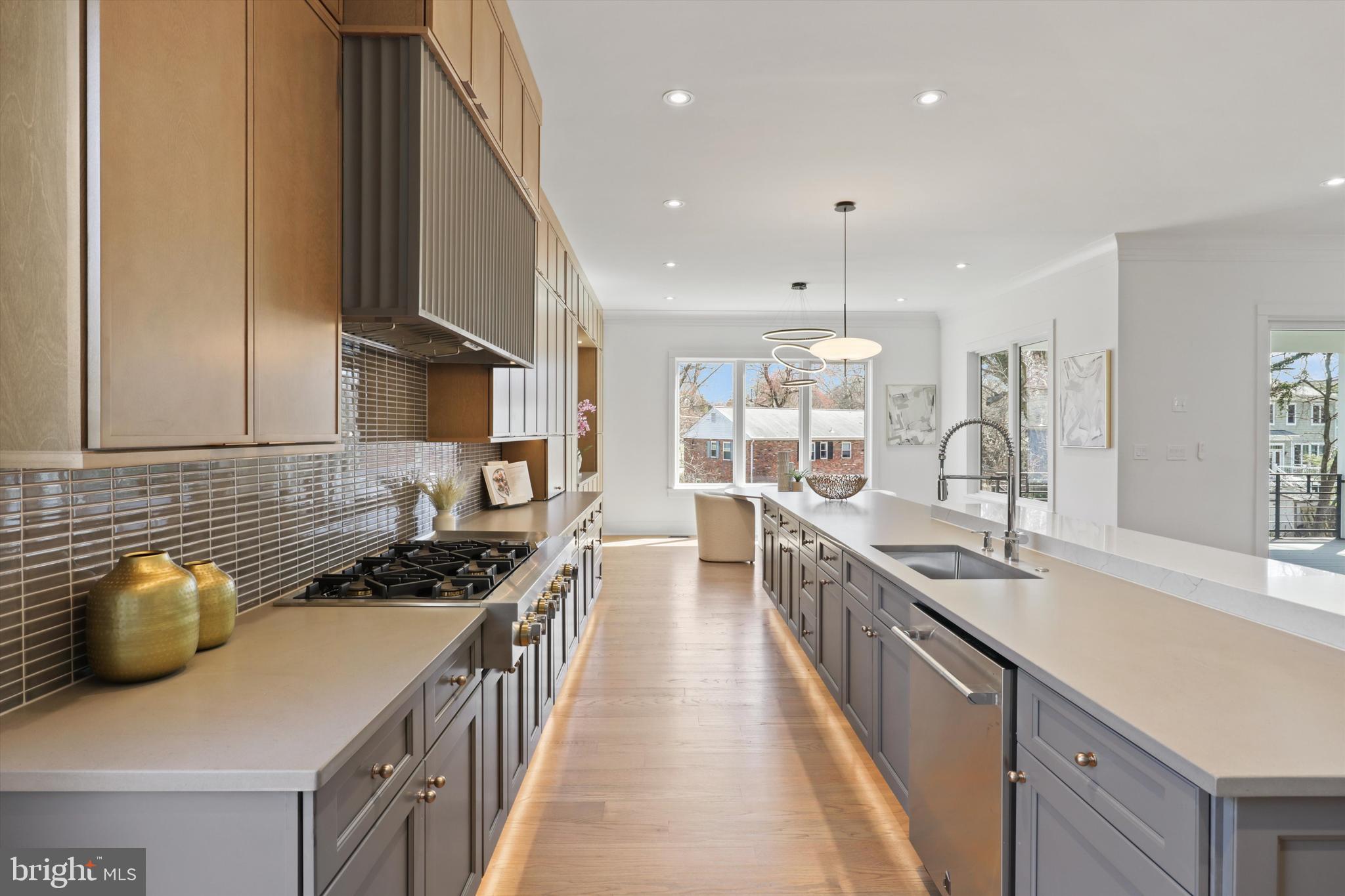 VIENNA WOODS - Residential