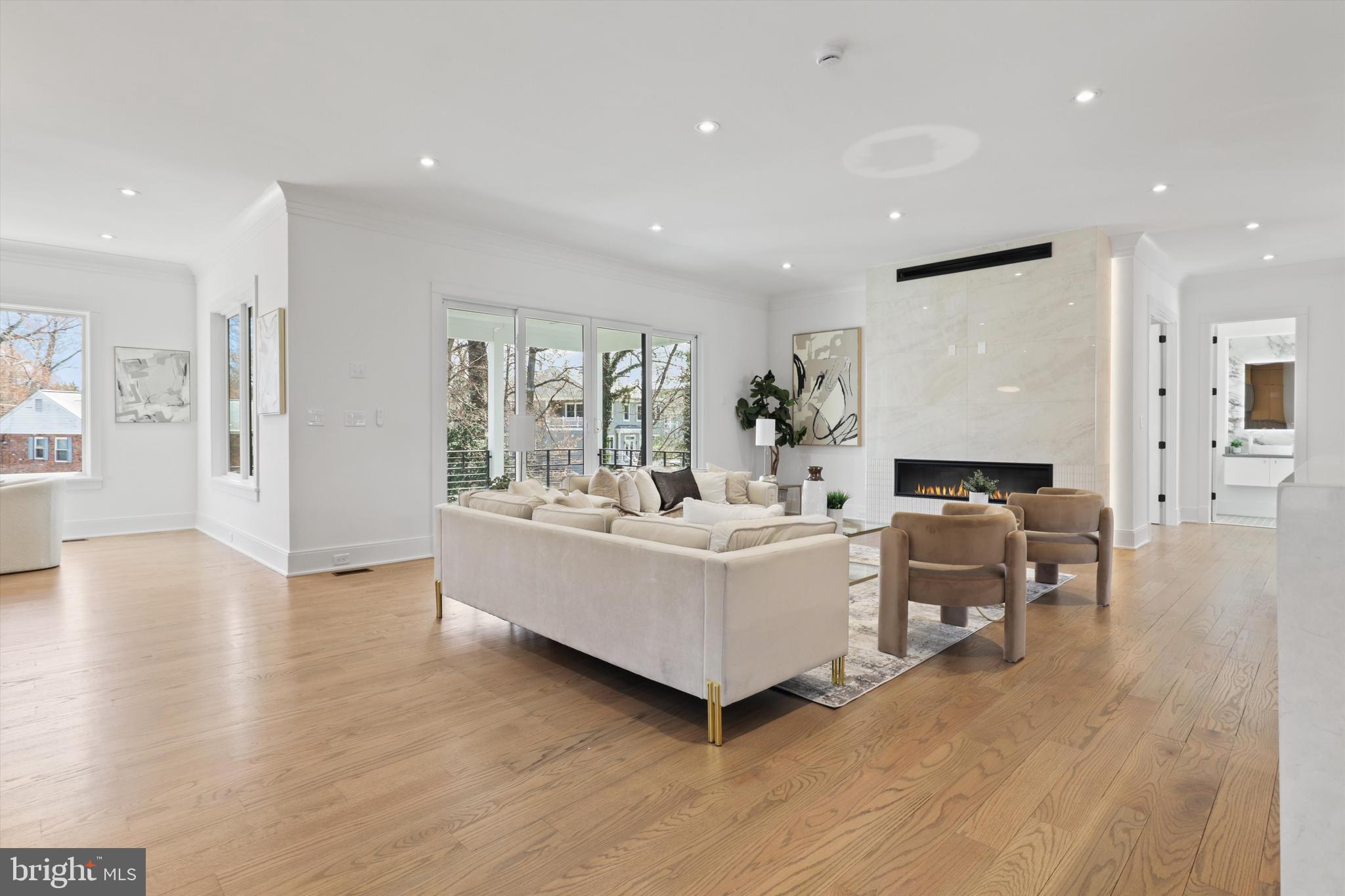 VIENNA WOODS - Residential