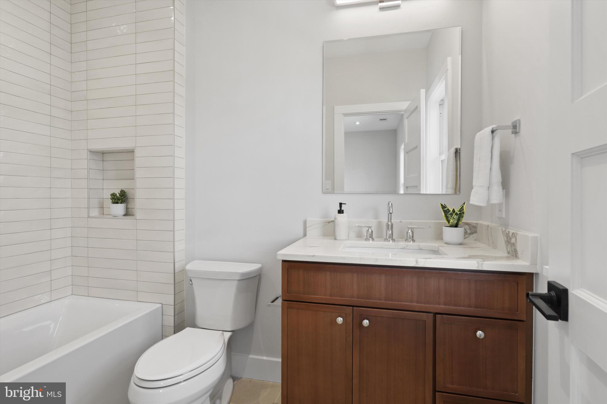 VIENNA WOODS - Residential