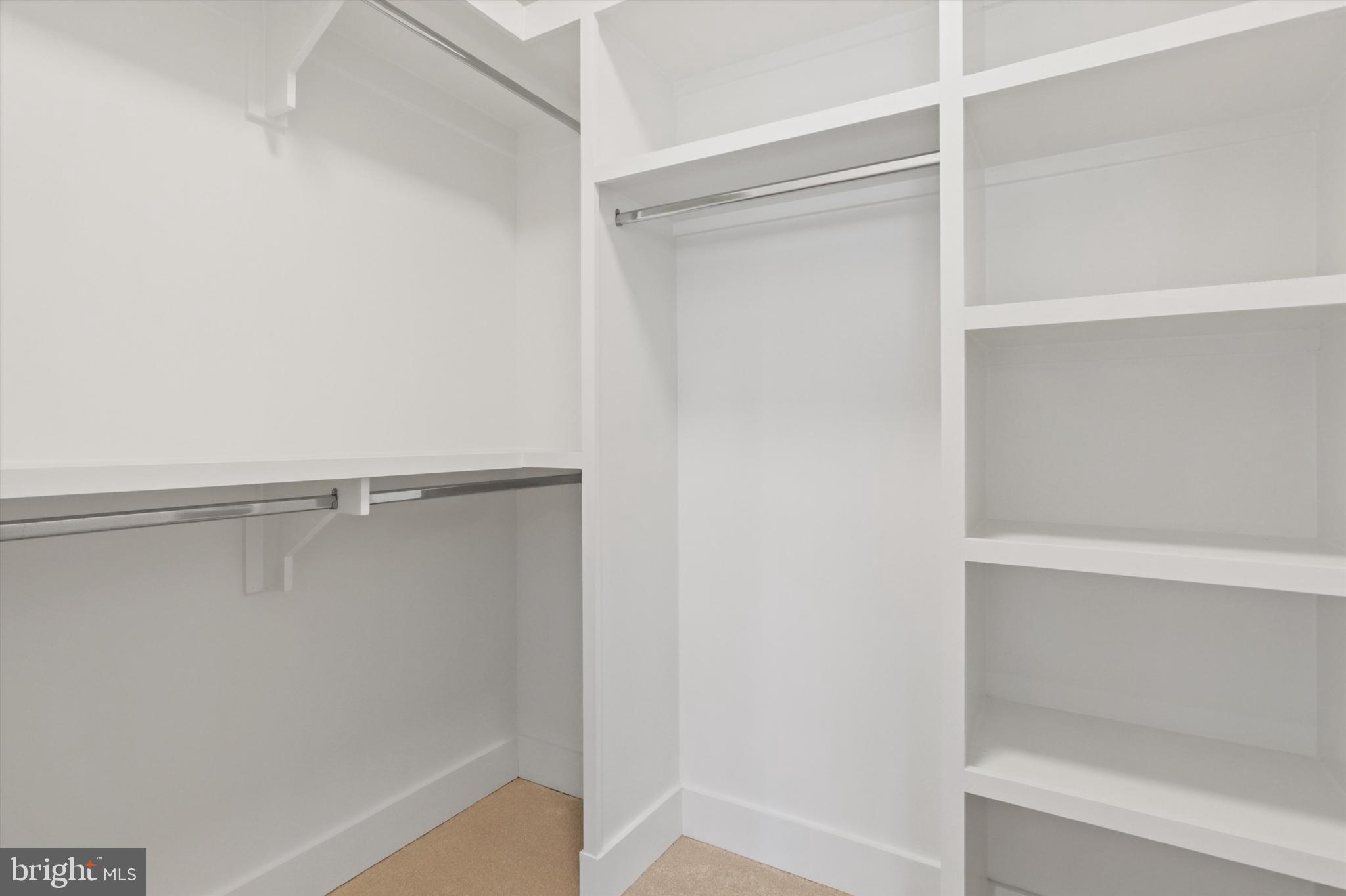 VIENNA WOODS - Residential