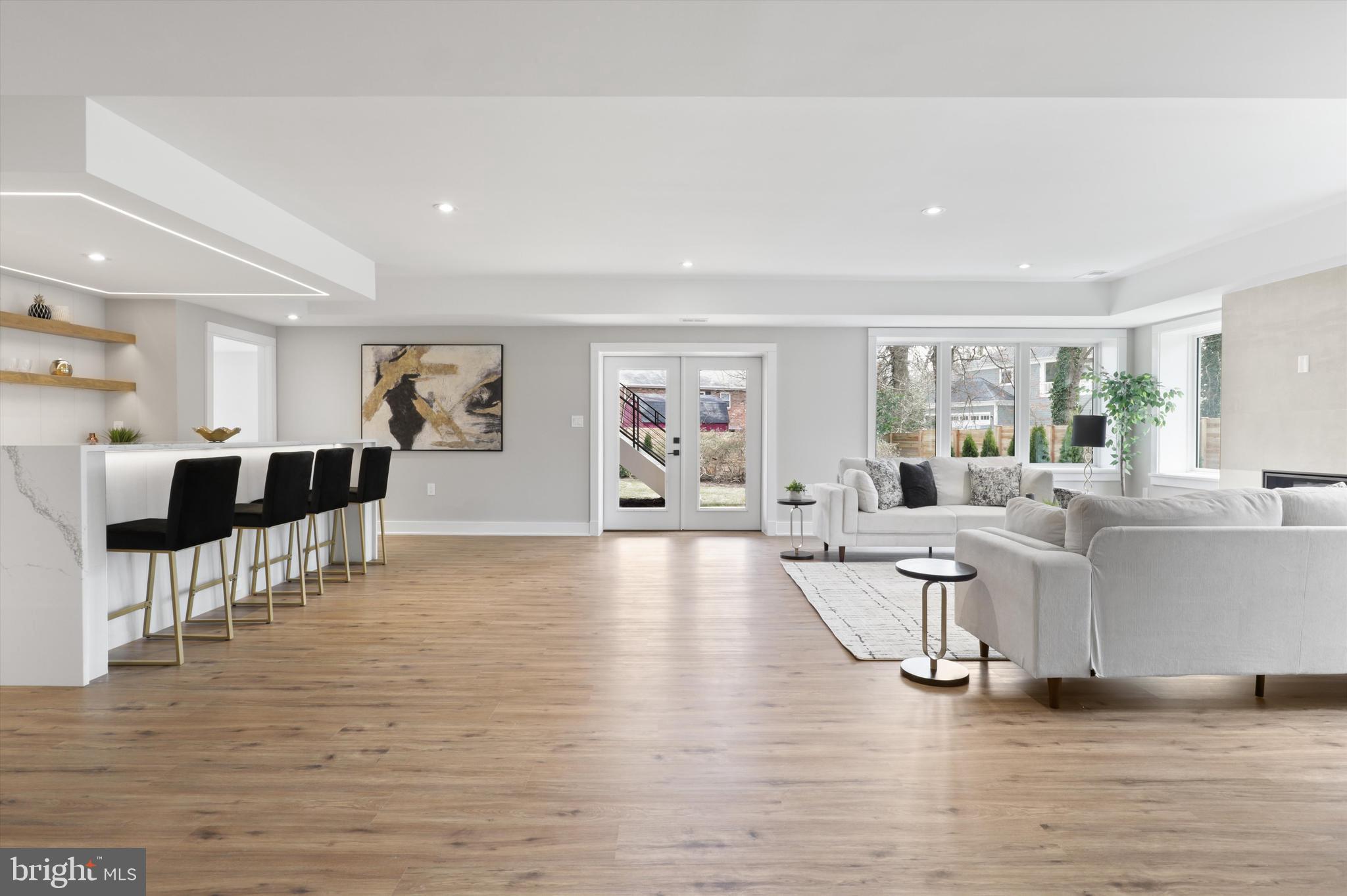 VIENNA WOODS - Residential