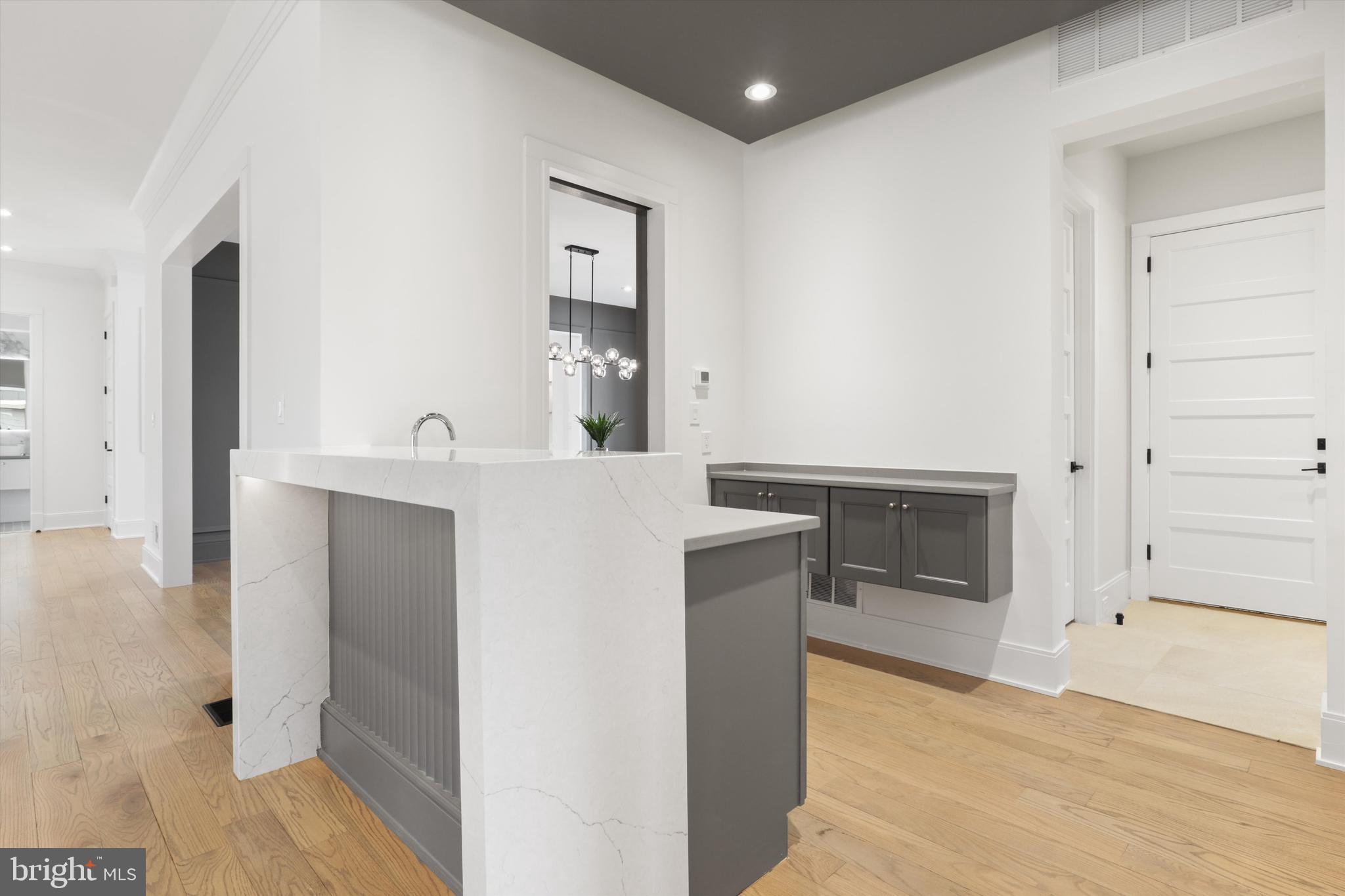 VIENNA WOODS - Residential