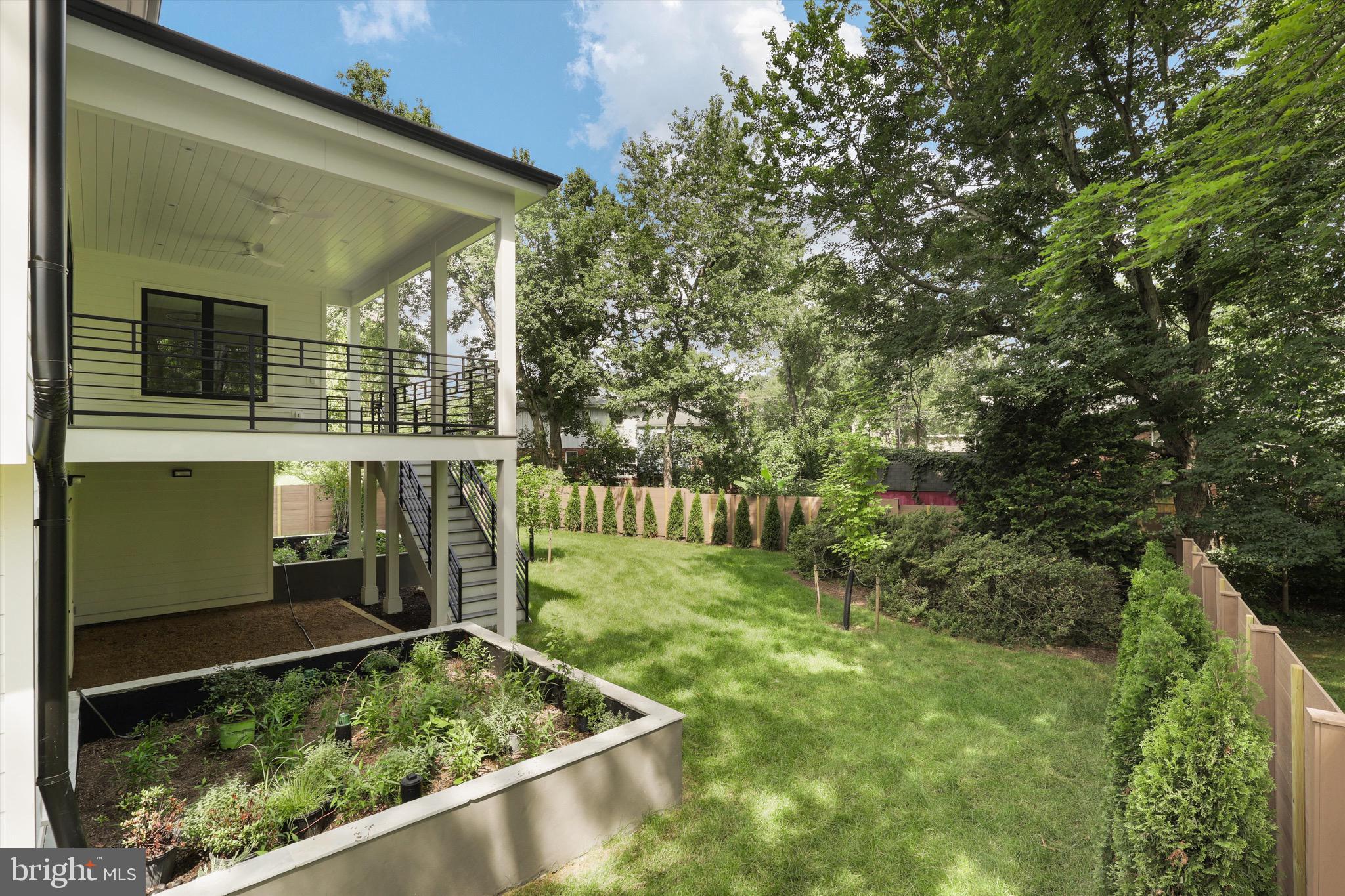 VIENNA WOODS - Residential