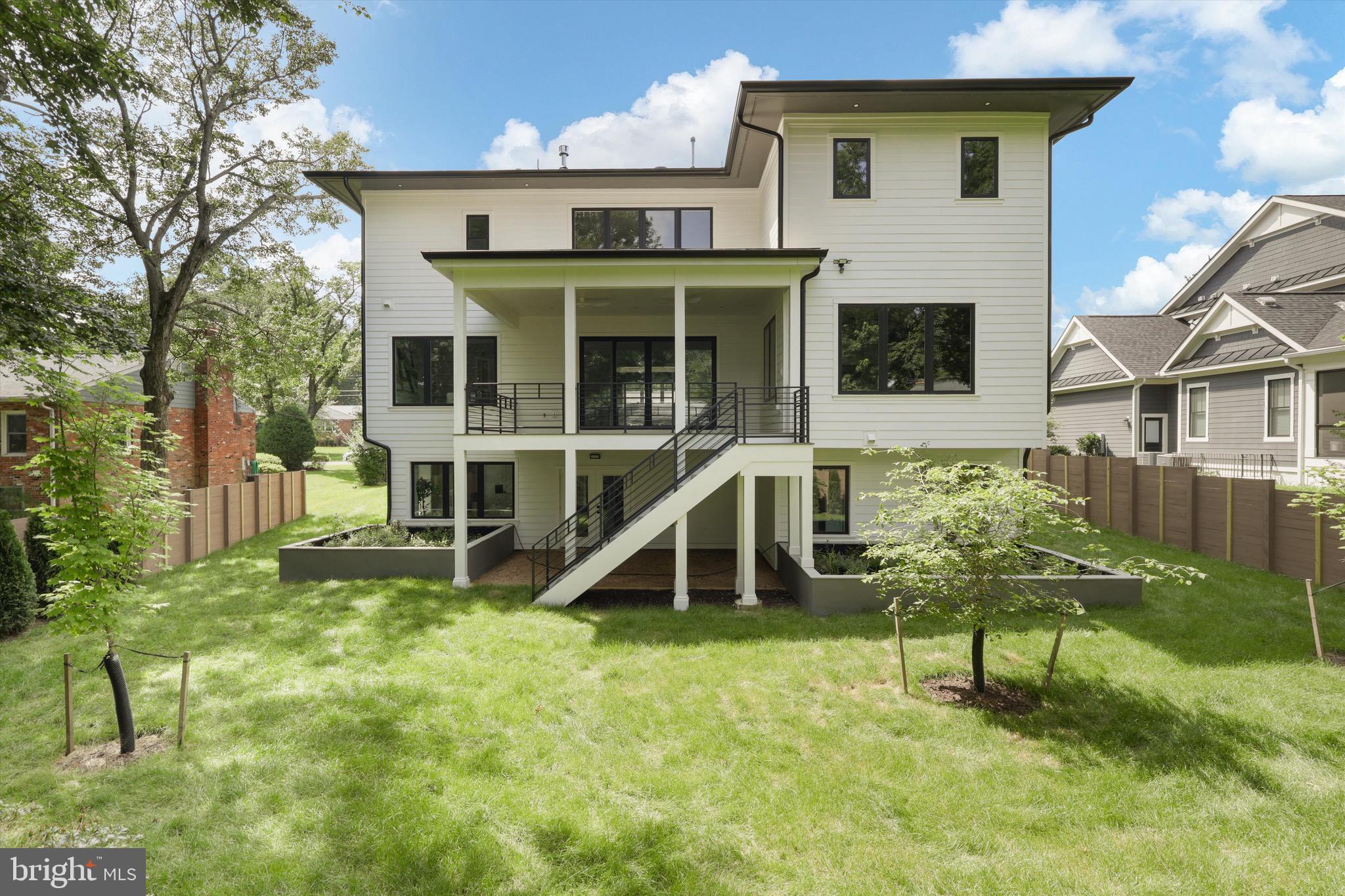 VIENNA WOODS - Residential