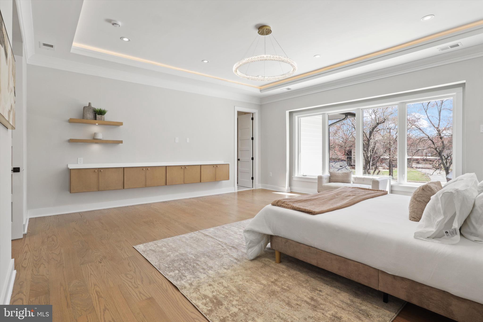 VIENNA WOODS - Residential