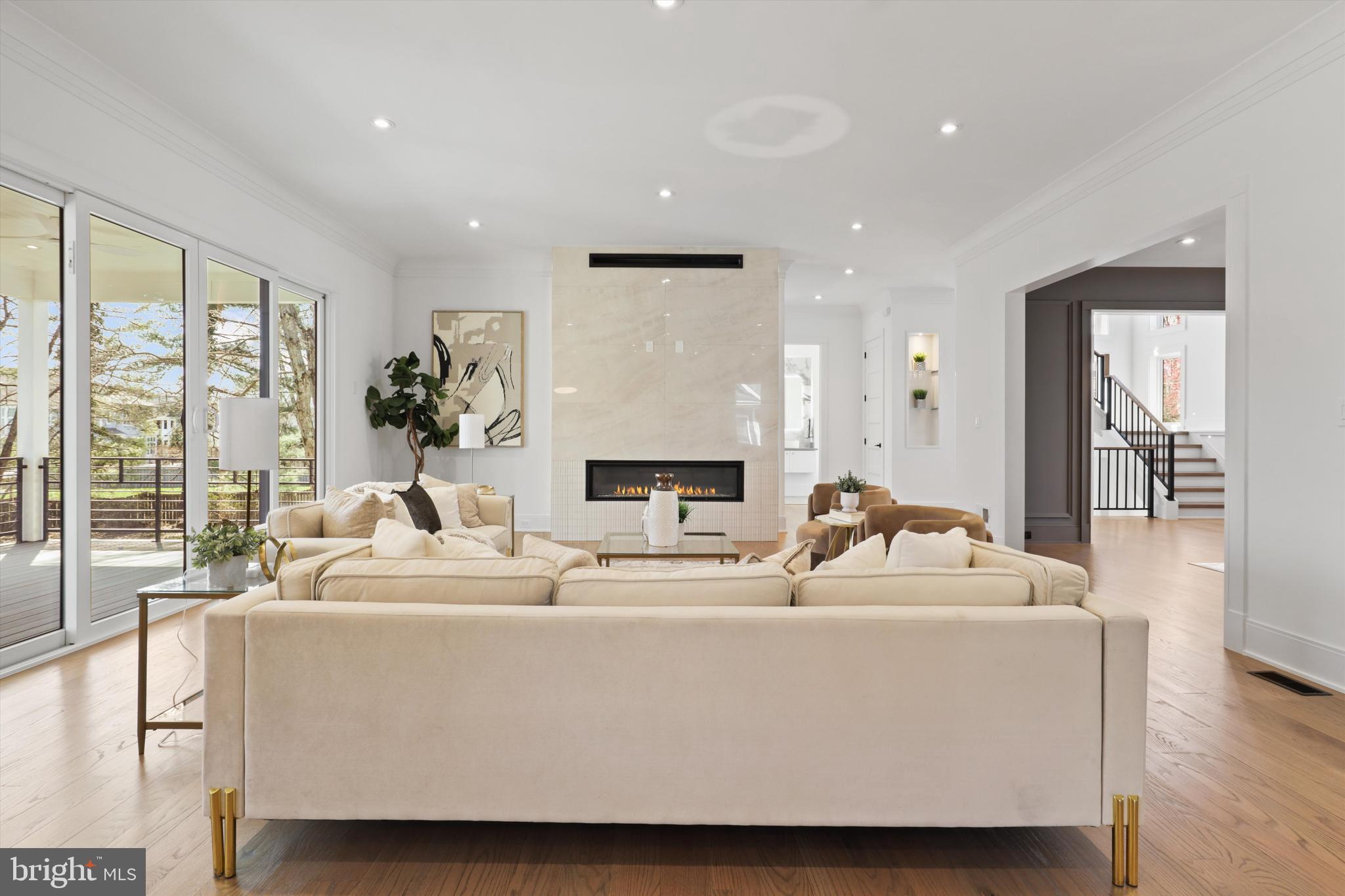 VIENNA WOODS - Residential