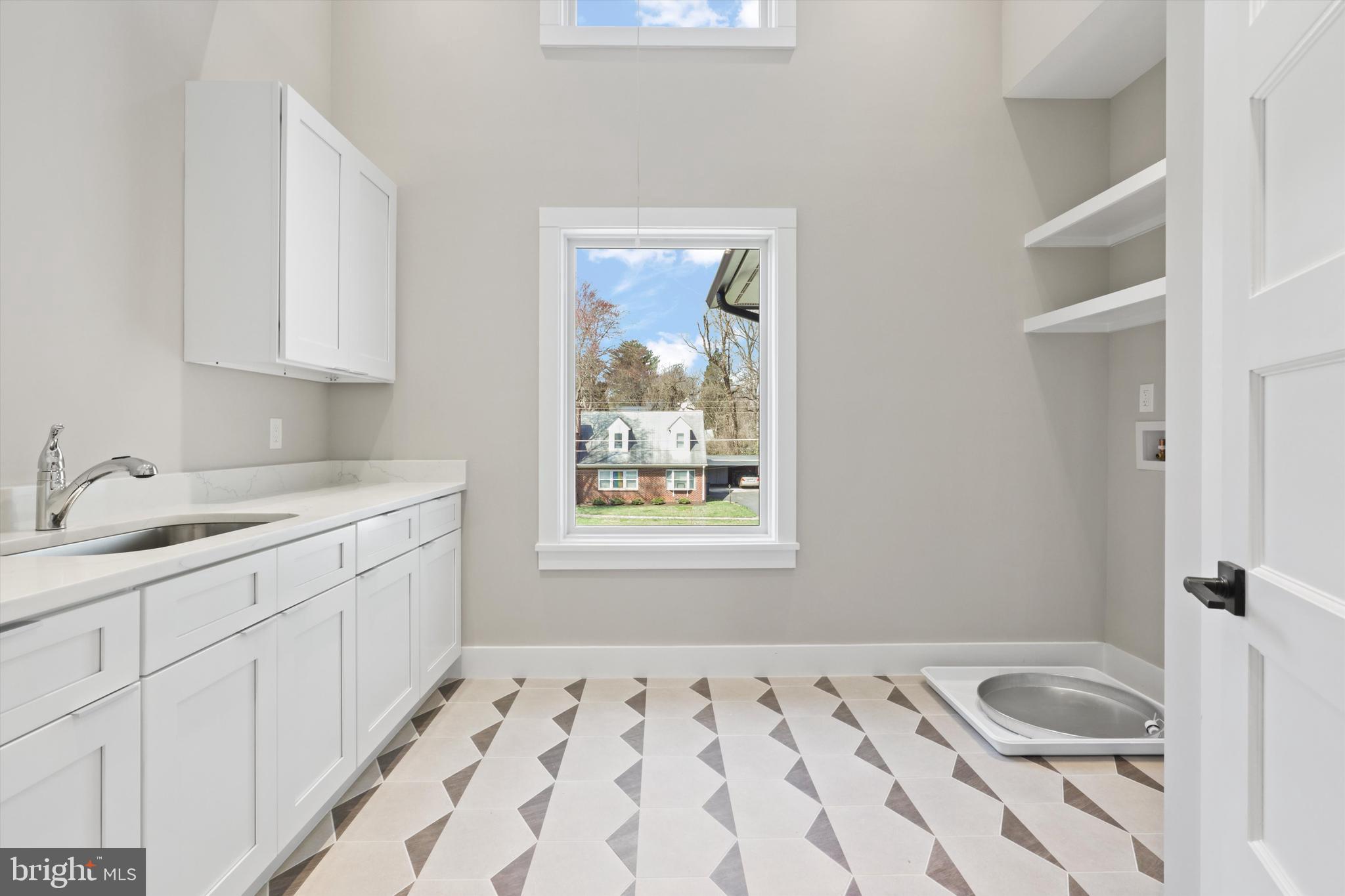 VIENNA WOODS - Residential